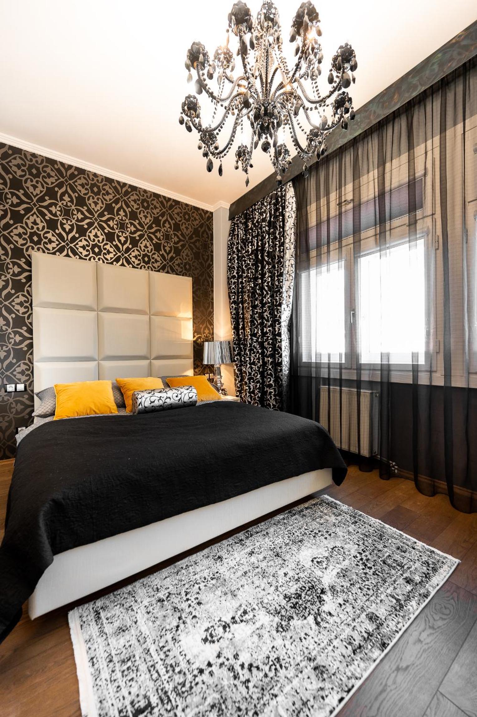 Premium Apt Kosice Center 3 room 150m2 Hlavna ulica view 3
