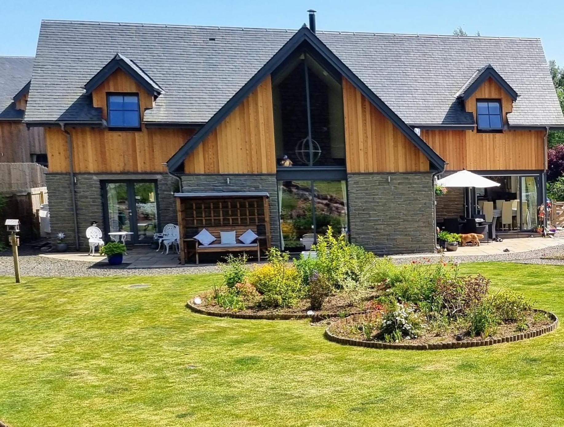 Hotel Solheimir at Strathmore Golf Course - Image 1