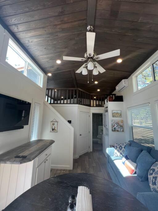 Fox Hollow - Tiny home with Cypress Creek access, park like setting view 5