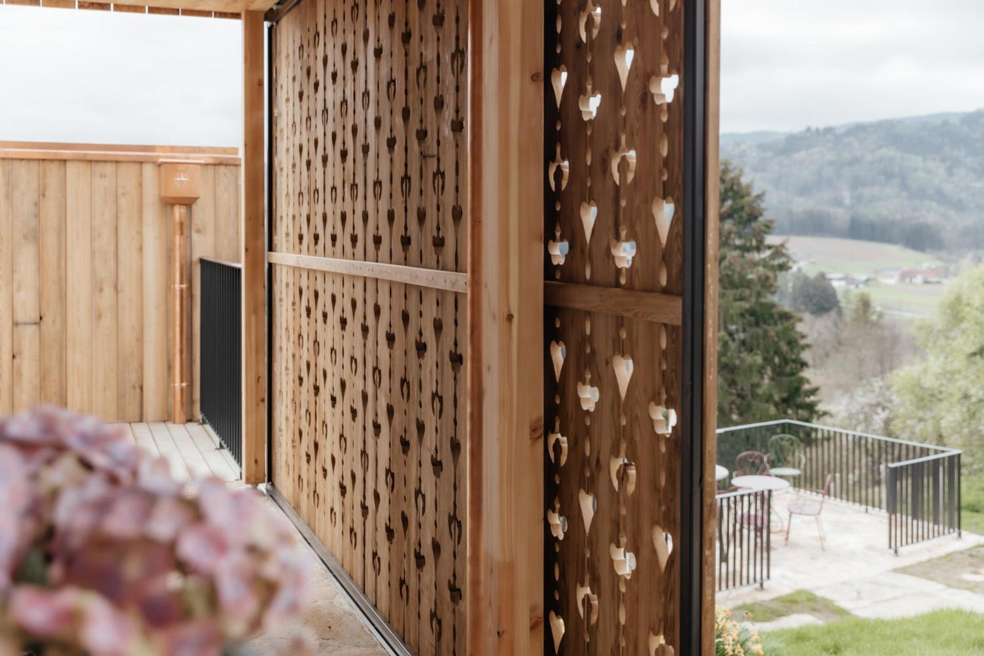 Am Wildbachberg - Luxus Ferienhäuser mit Infinitypool, Privatsauna und Weinkeller