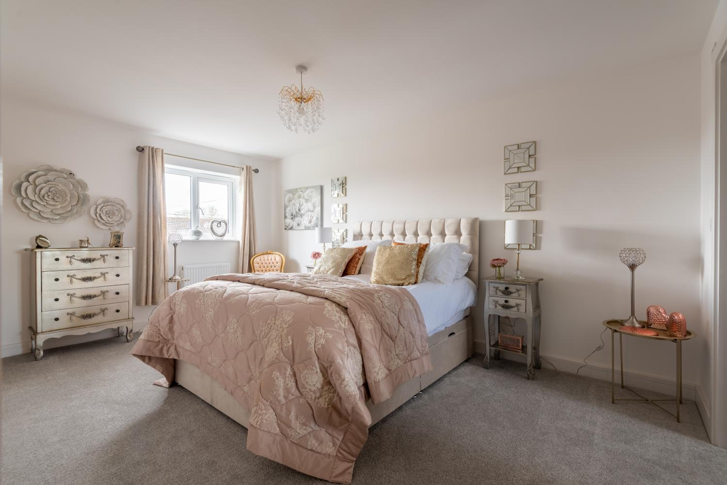 Luxuriously appointed 3 bedroom cottage off road parking for 3 vehicles dogs welcome by prior arrangement only 3 church cottages Alfrick close to Malvern a view 4