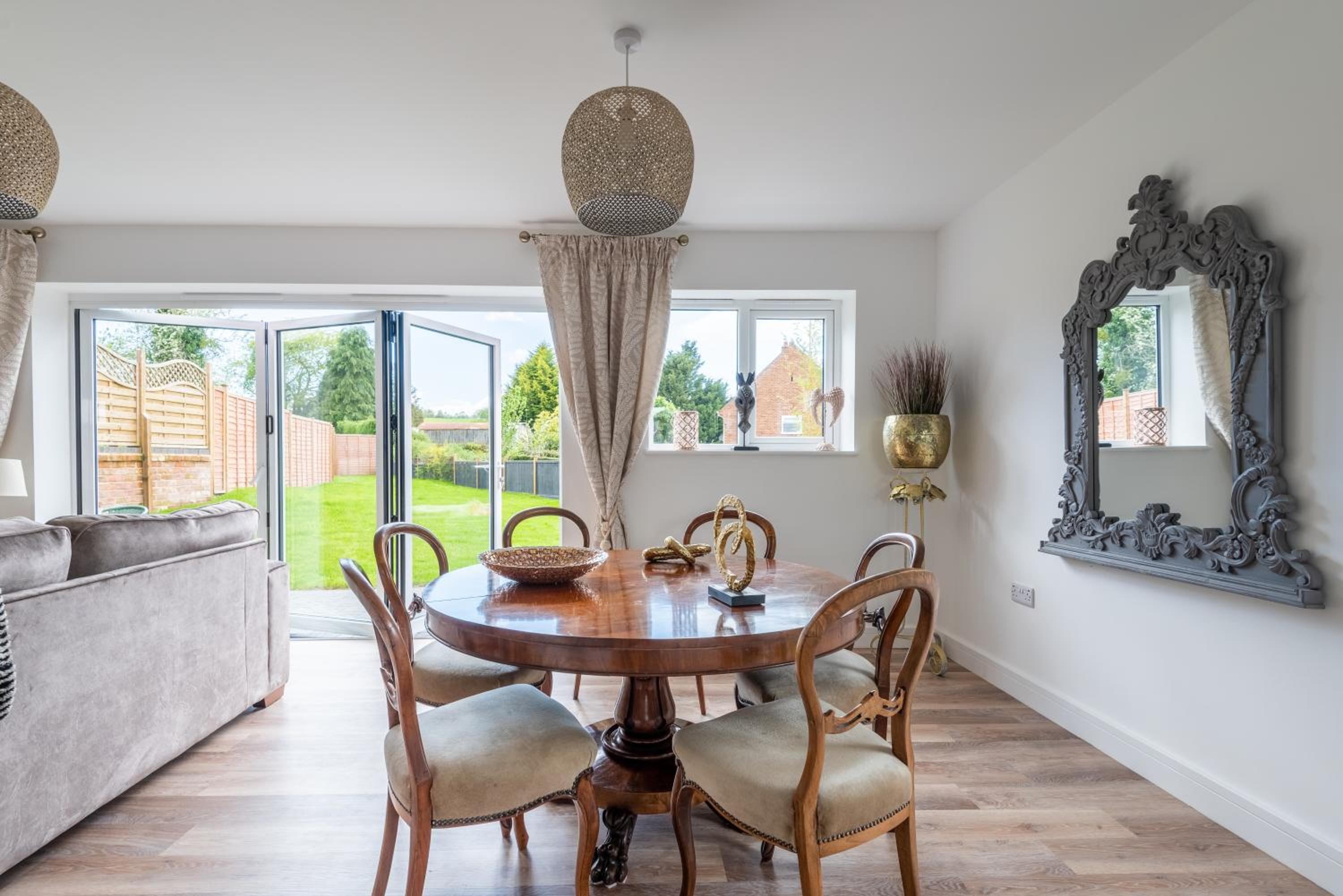 Luxurious 3 bedroom house now with FULL FIBRE INTERNET Shangri la in village of Alfrick with driveway parking for 3 cars in an area of outstanding natural 