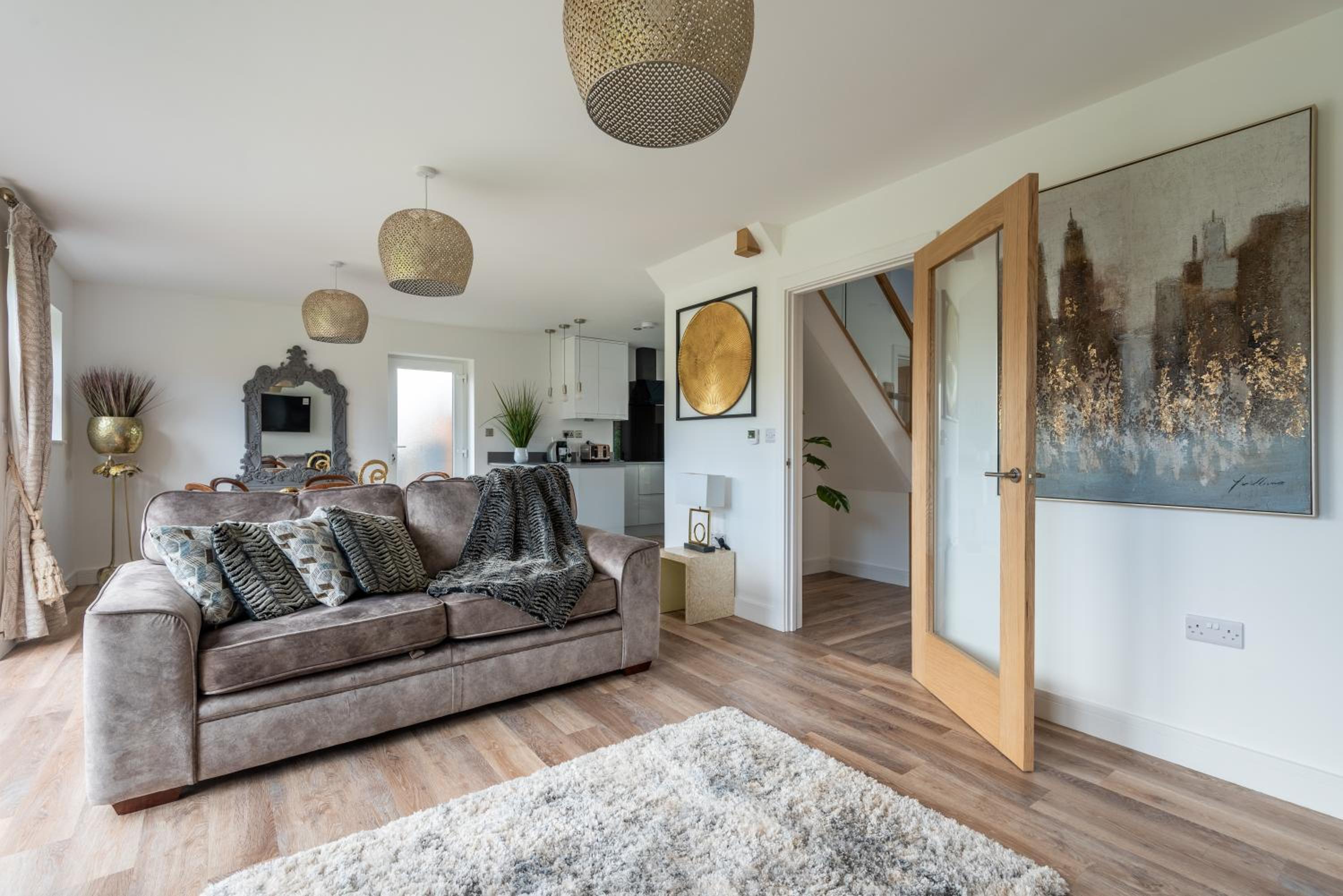 Luxurious 3 bedroom house now with FULL FIBRE INTERNET Shangri la in village of Alfrick with driveway parking for 3 cars in an area of outstanding natural 