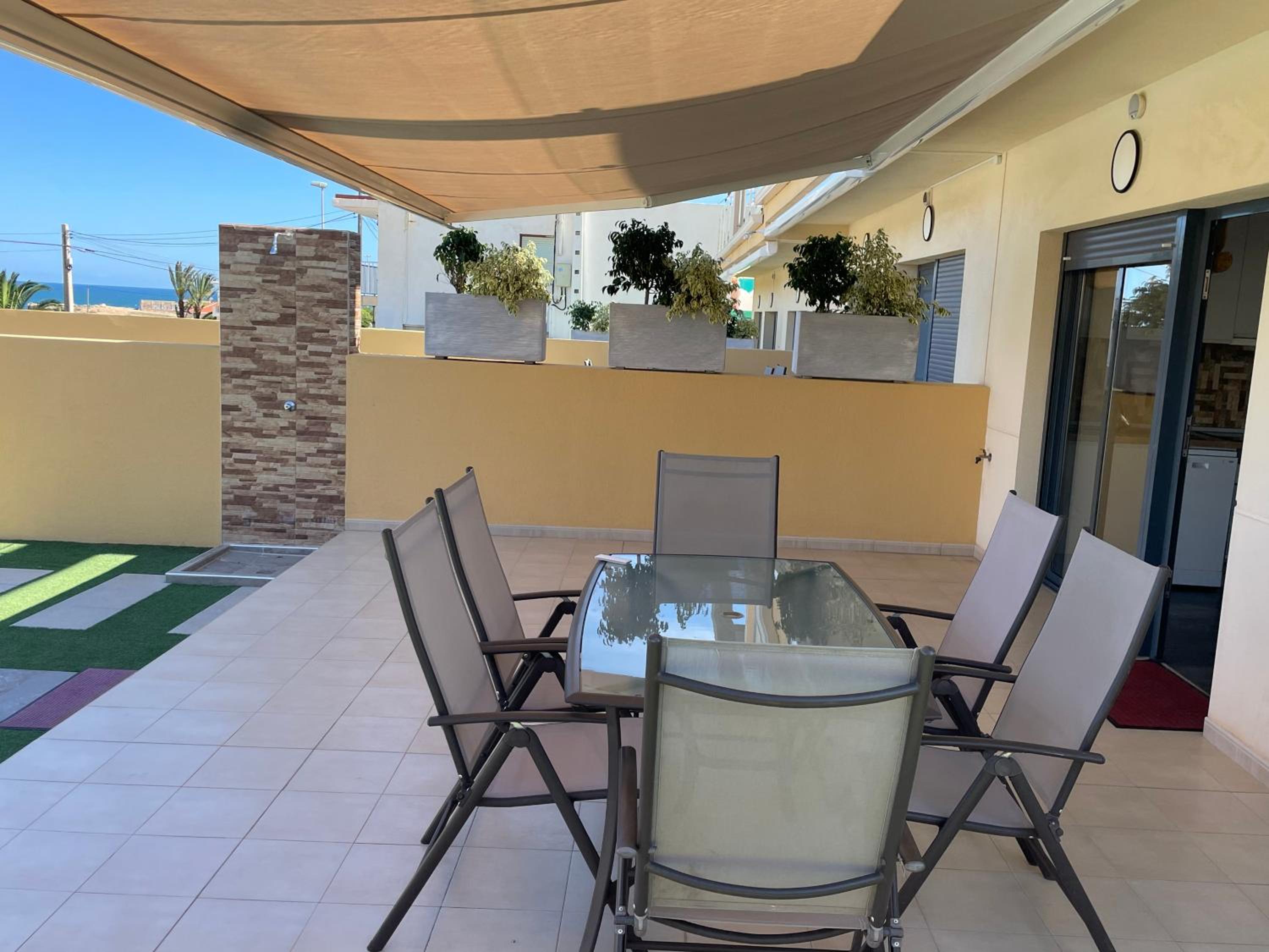 Duplex con piscina individual y vistas al mar en Torrevieja view 2