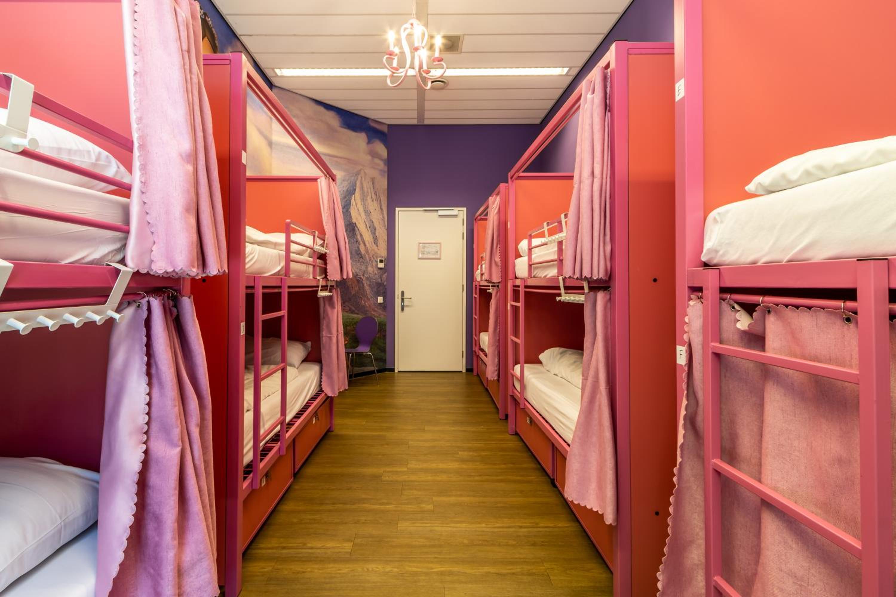 Hostelle - women only hostel Amsterdam