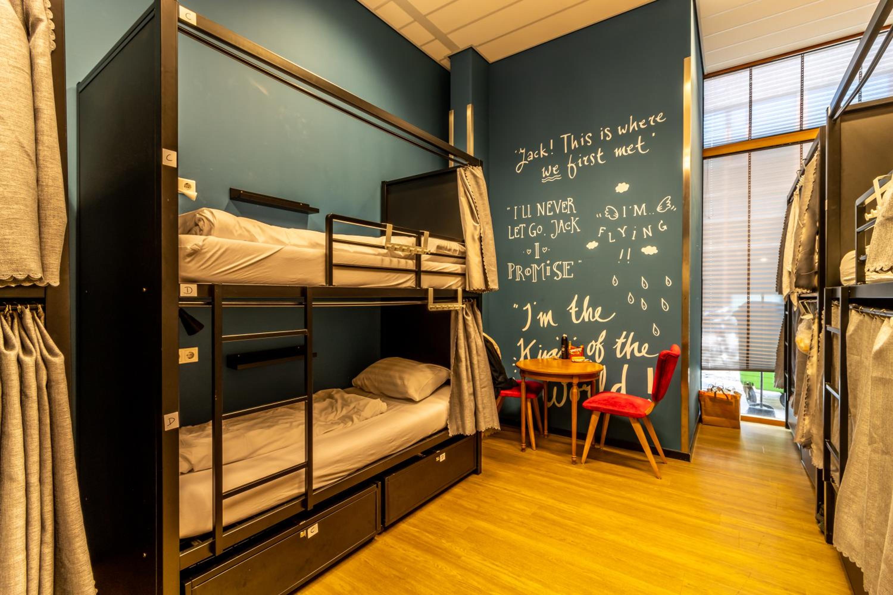 Hostelle - women only hostel Amsterdam
