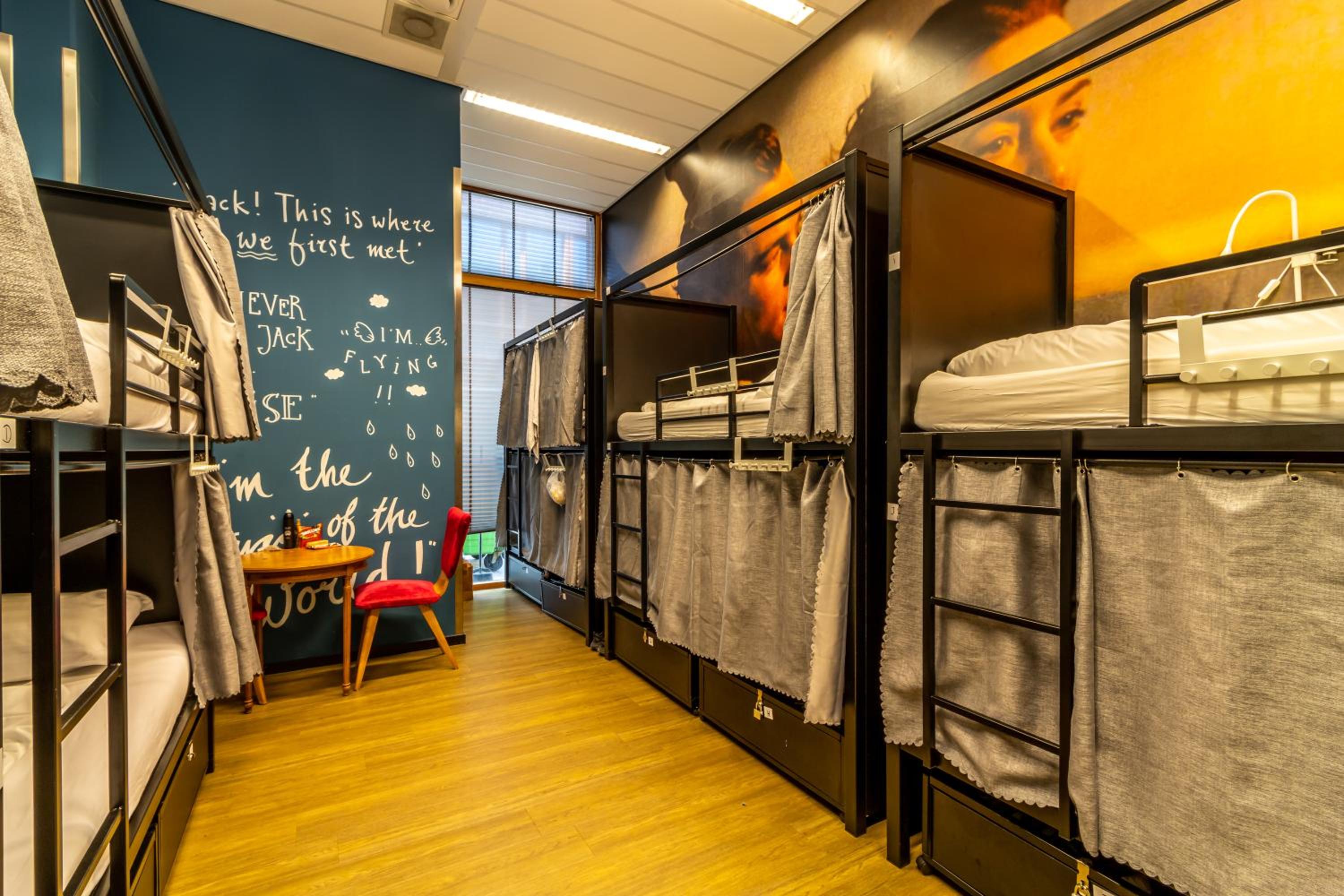 Hostelle - women only hostel Amsterdam
