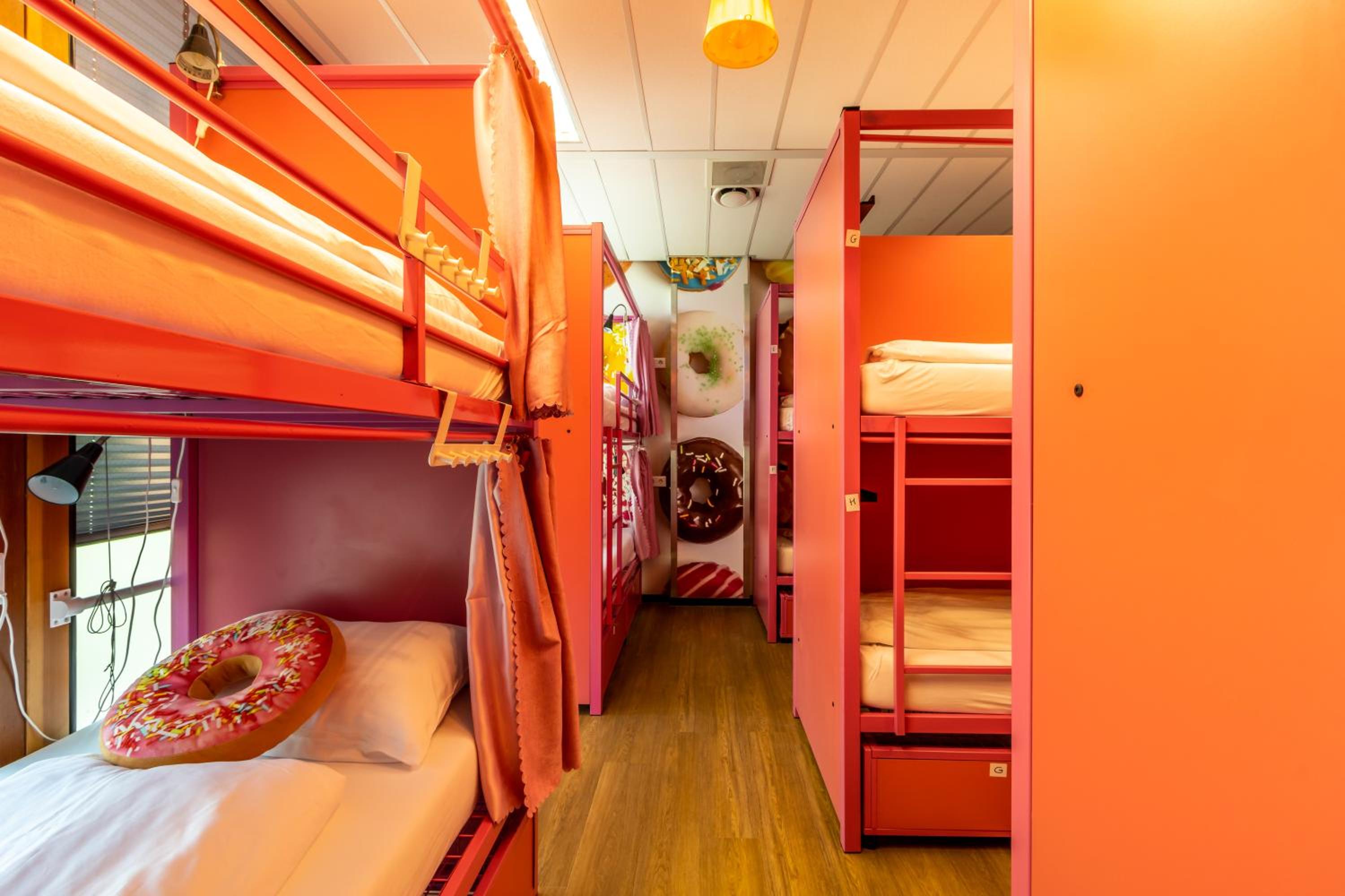 Hostelle - women only hostel Amsterdam
