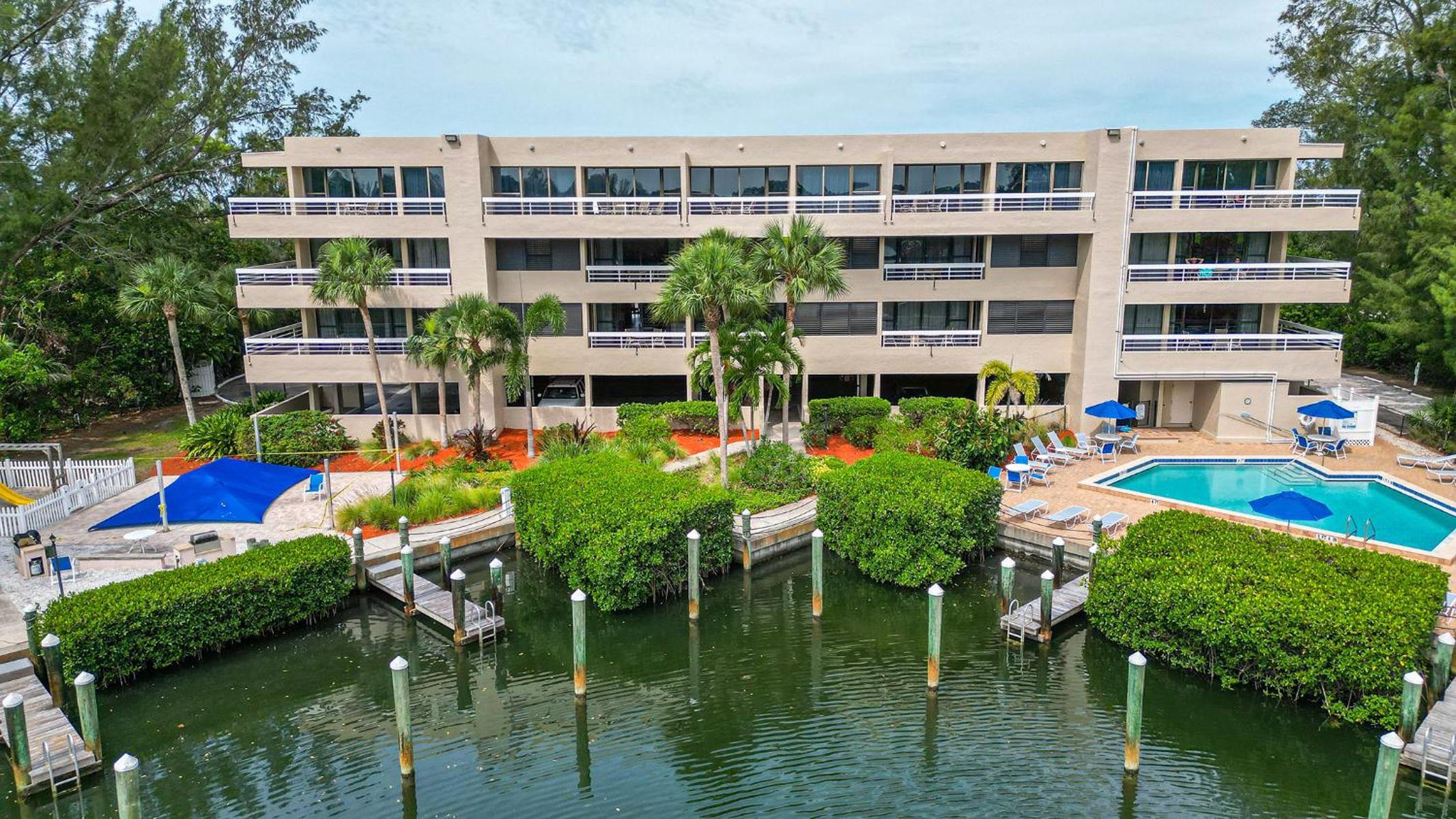 Longboat Bay Club by CoolVacay