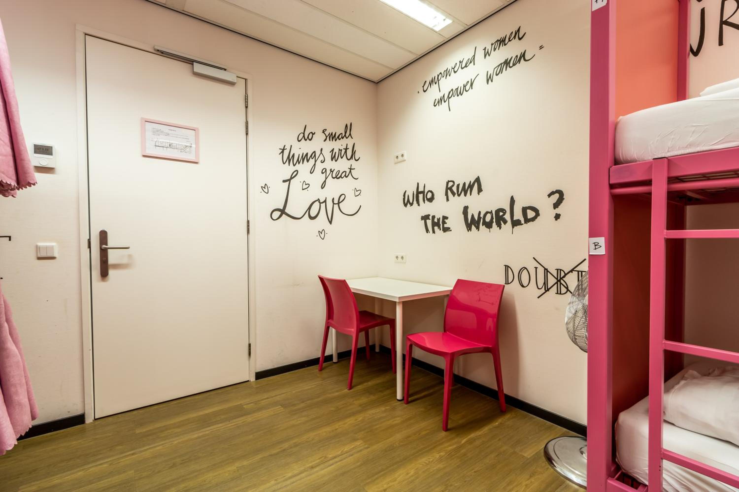 Hostelle - women only hostel Amsterdam