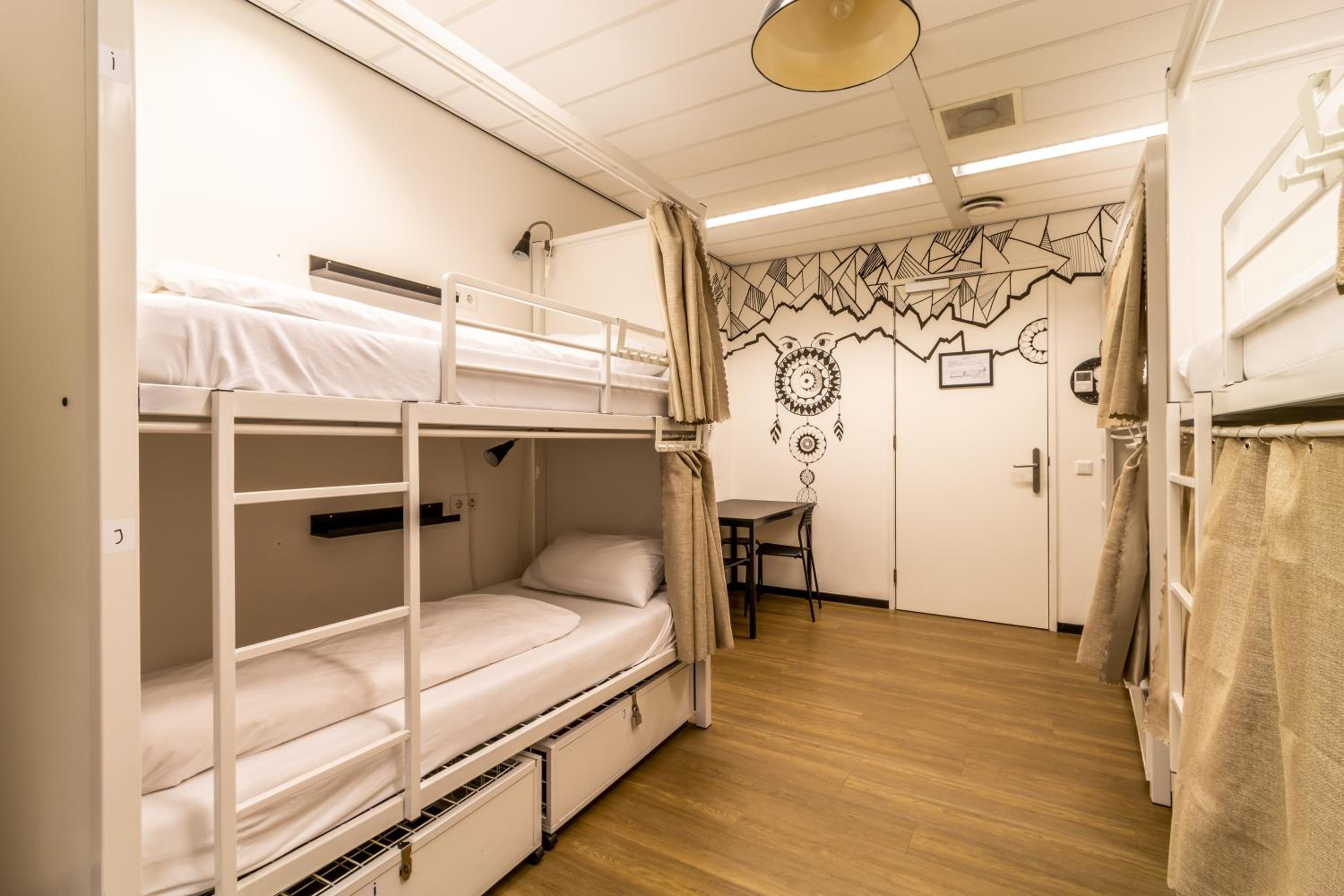 Hostelle - women only hostel Amsterdam