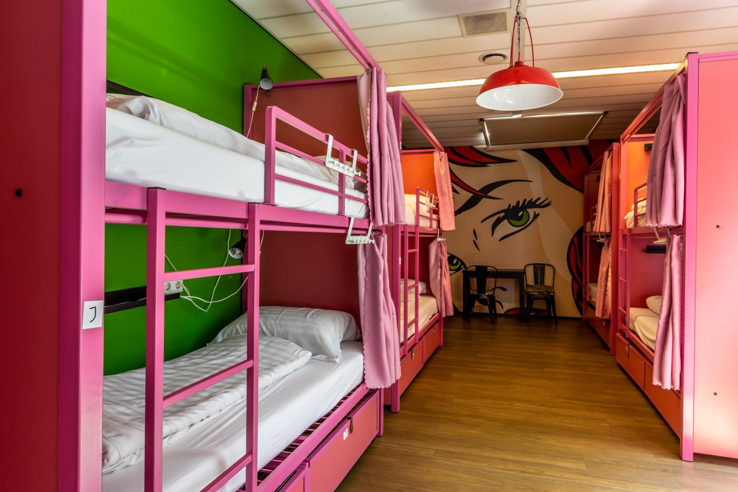 Hostelle - women only hostel Amsterdam