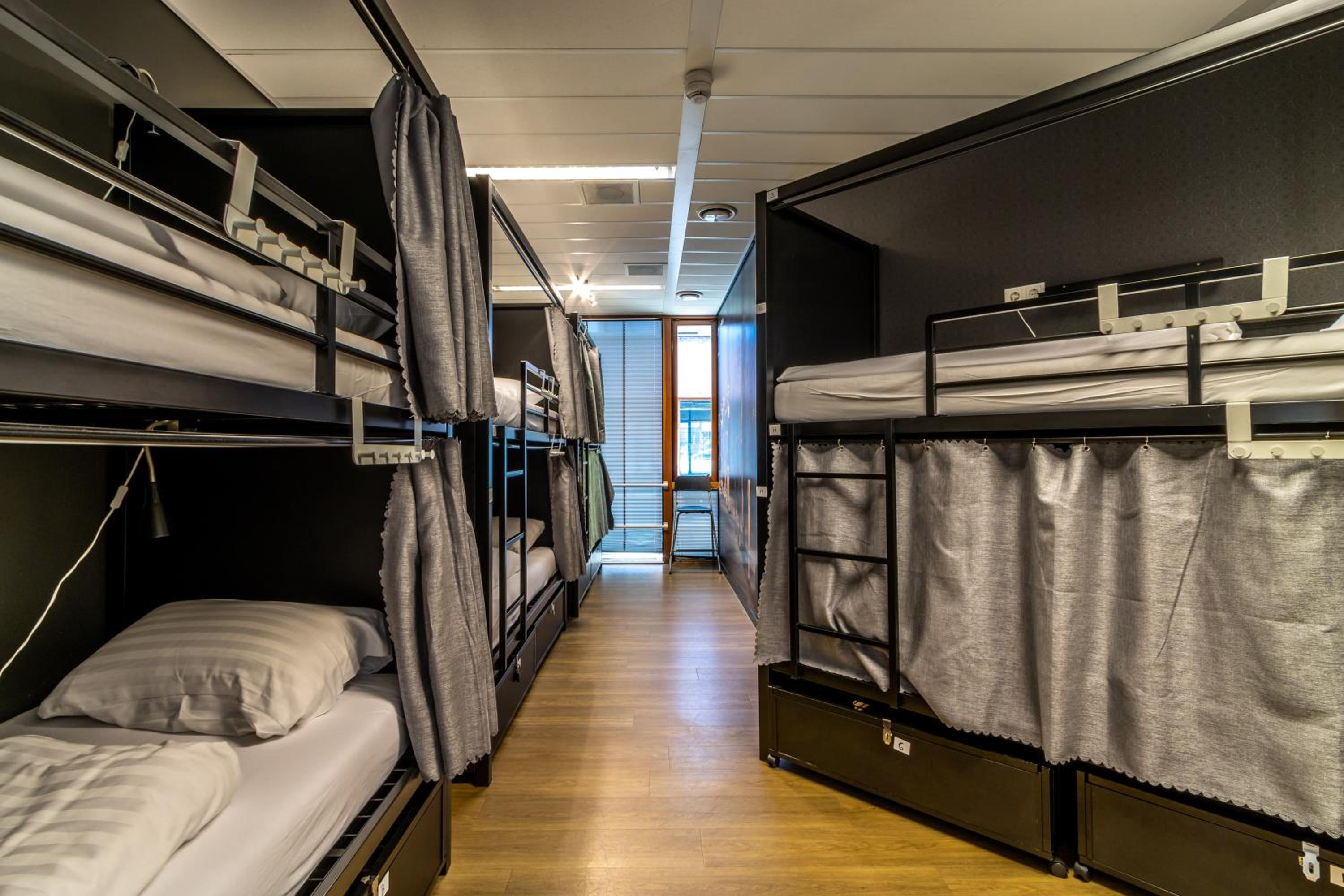 Hostelle - women only hostel Amsterdam