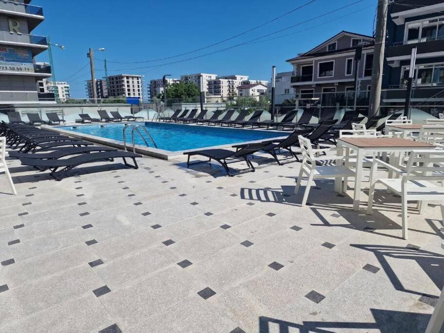 Amy Apartament Mamaia Nord 10 Alezzi view 3