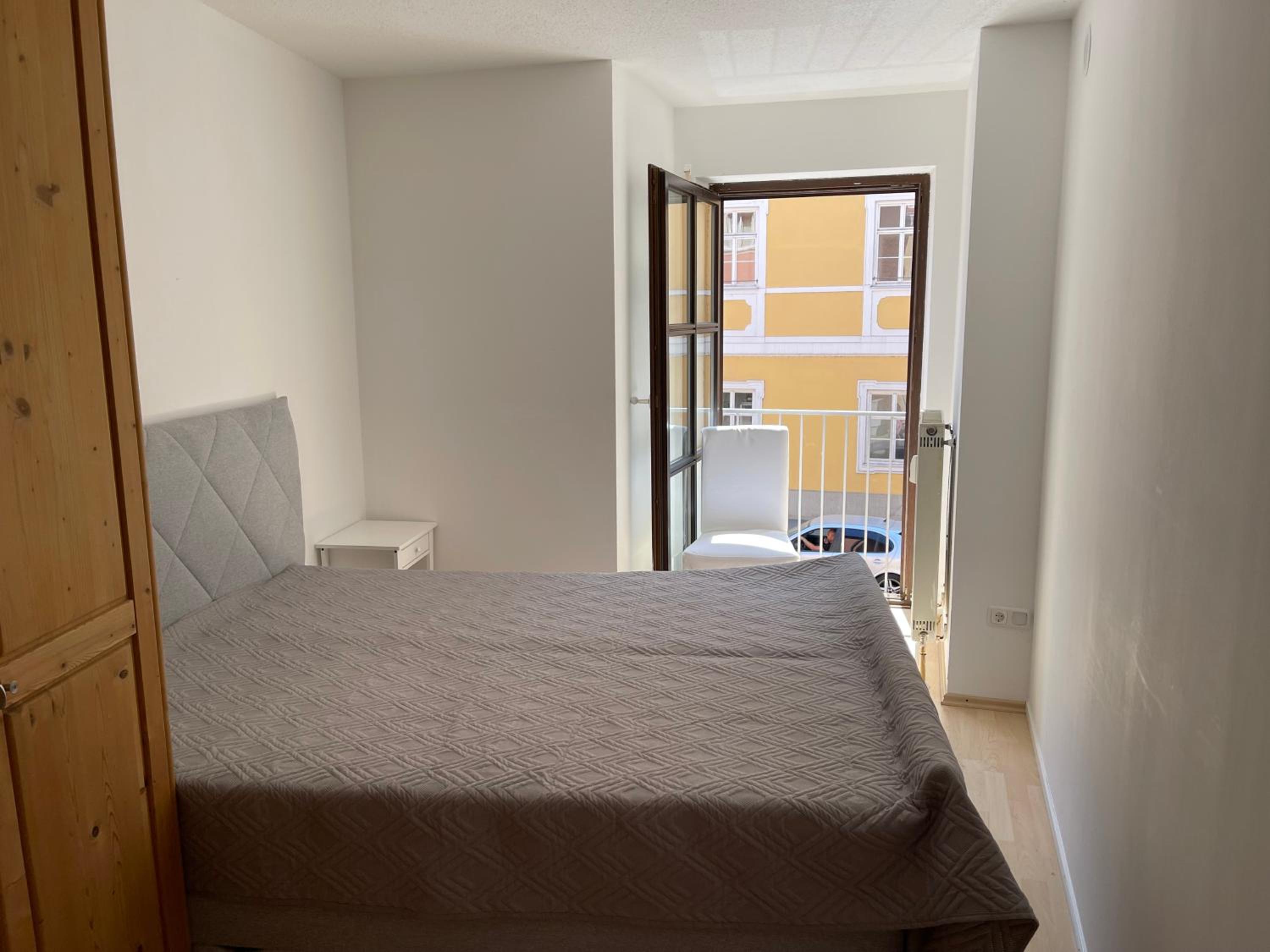 Helle Zwei-Zimmer-Stadt-Wohnung am Bismarkplatz mit Tiefgarage