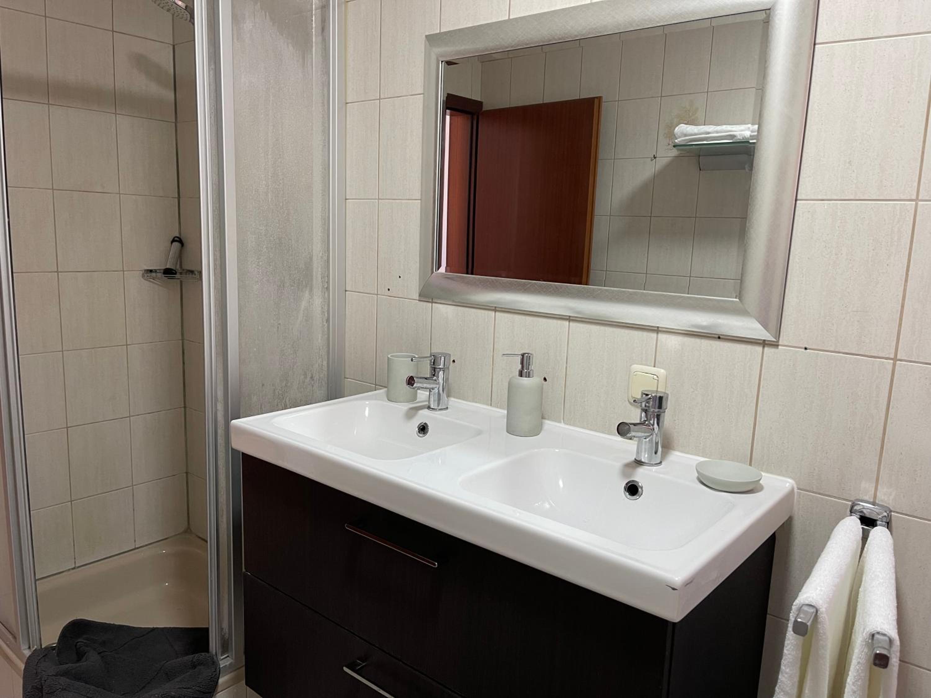 Helle Zwei-Zimmer-Stadt-Wohnung am Bismarkplatz mit Tiefgarage