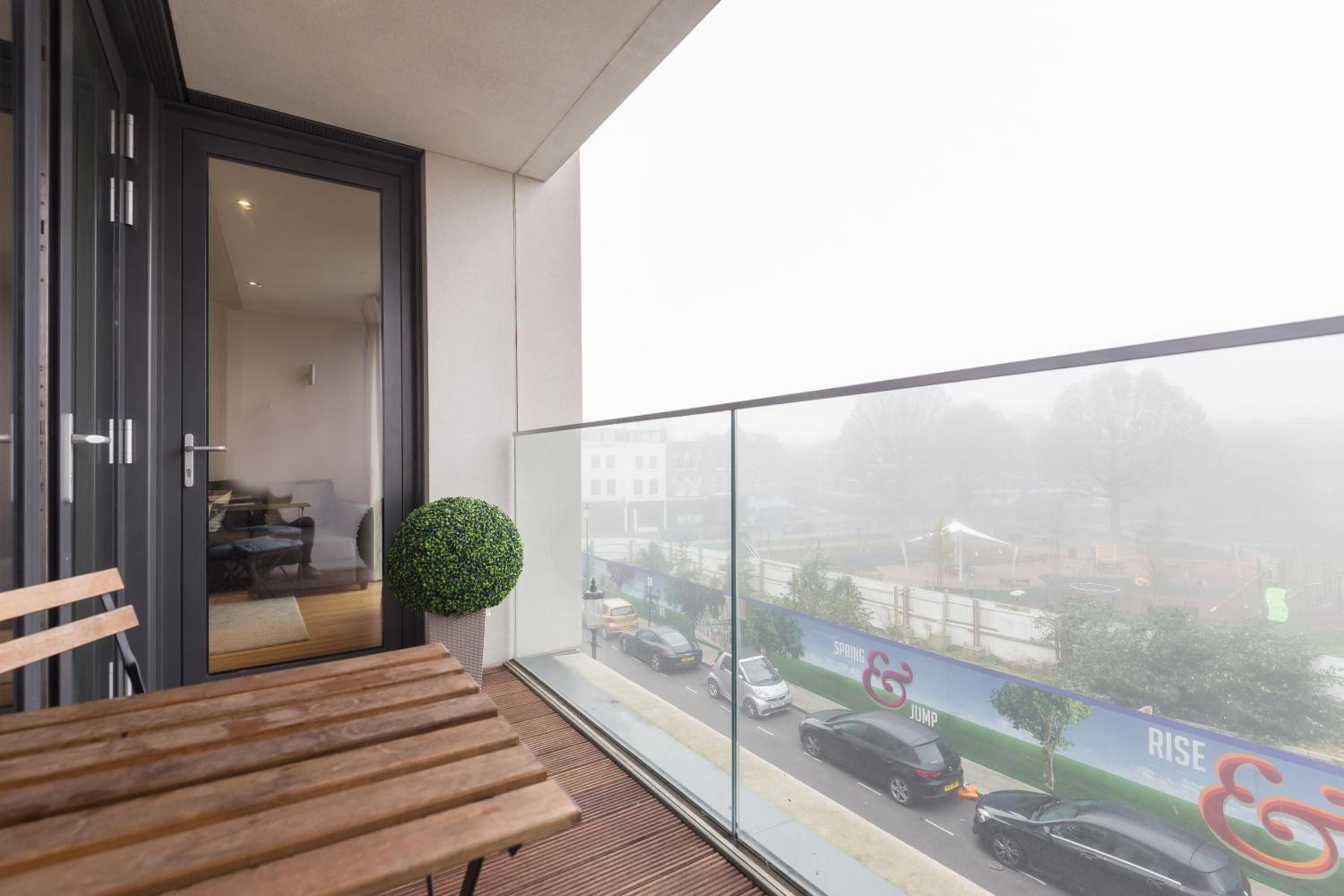 balcony