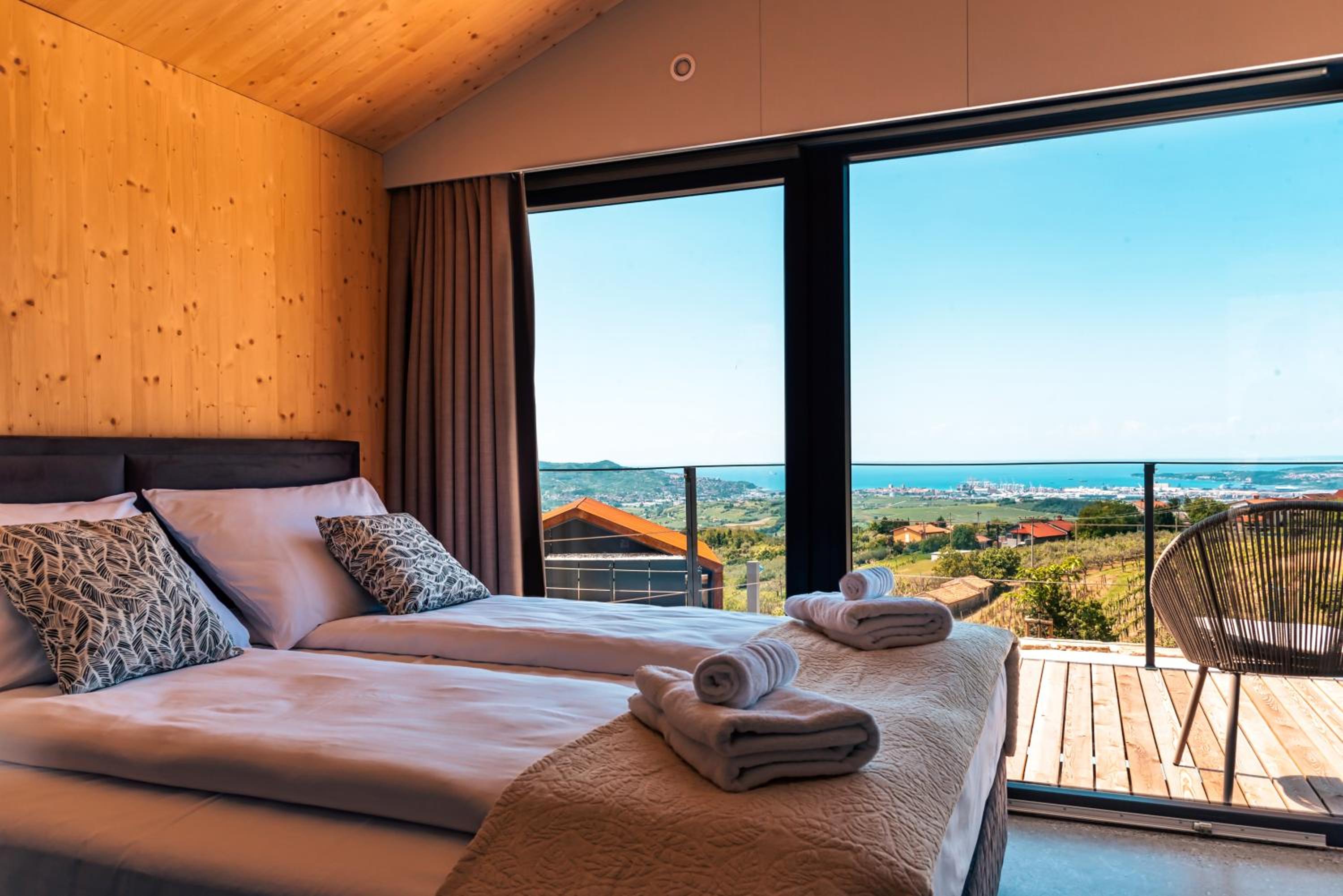 Wine Paradise - Glamping resort view 2
