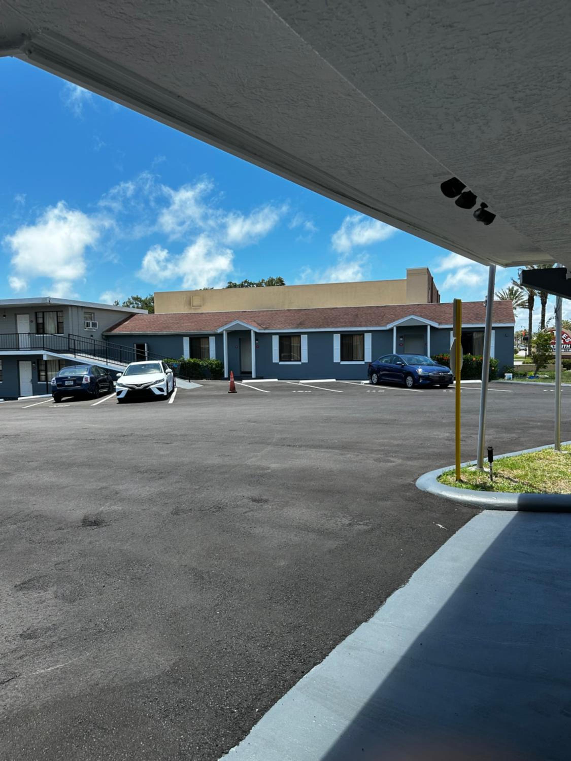 Red Carpet Inn Daytona Beach view 3