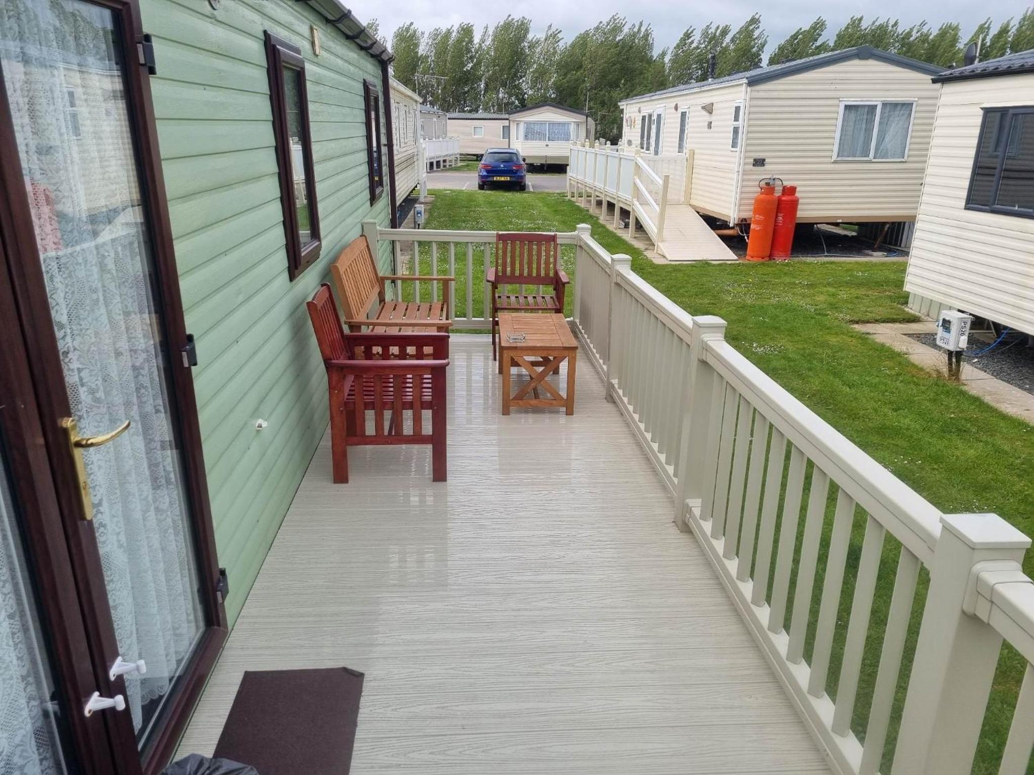PALM SQUARE 19 3 BED DELUXE CARAVAN view 4