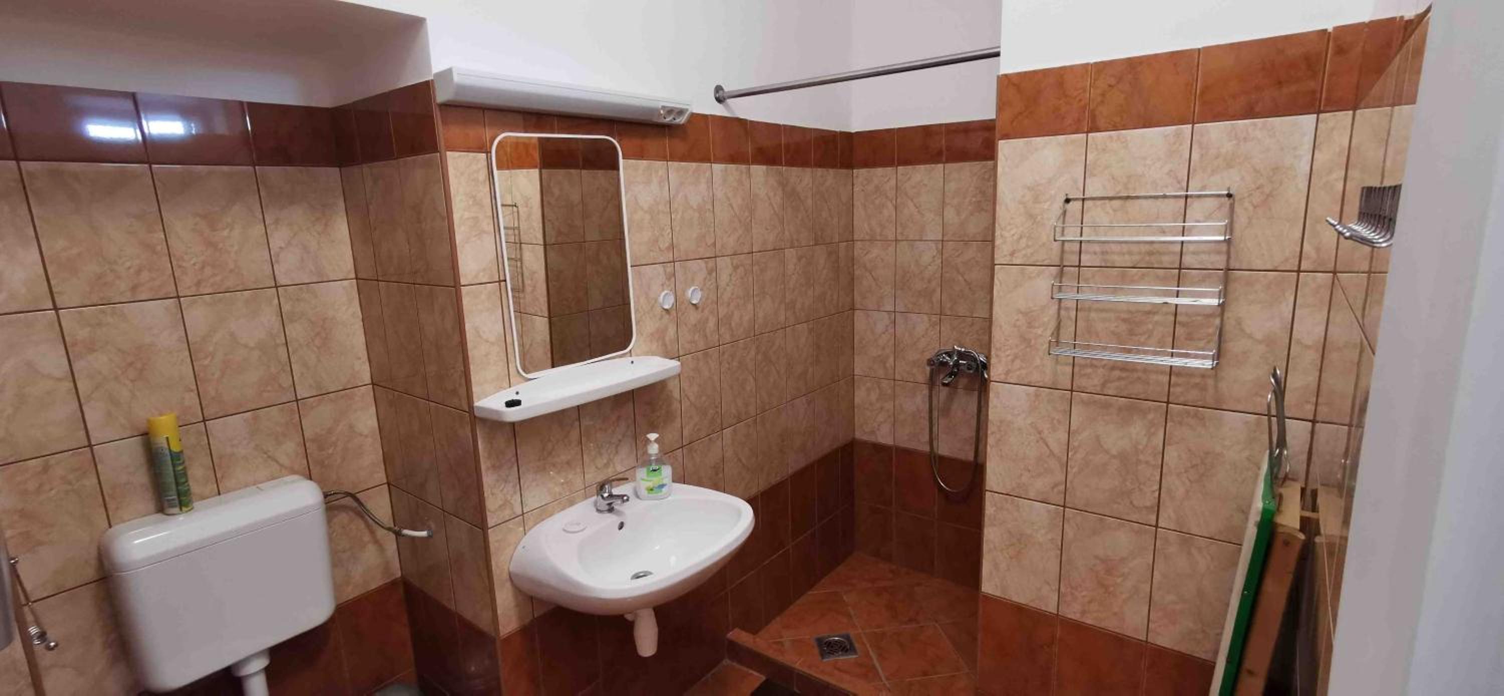 István Apartman