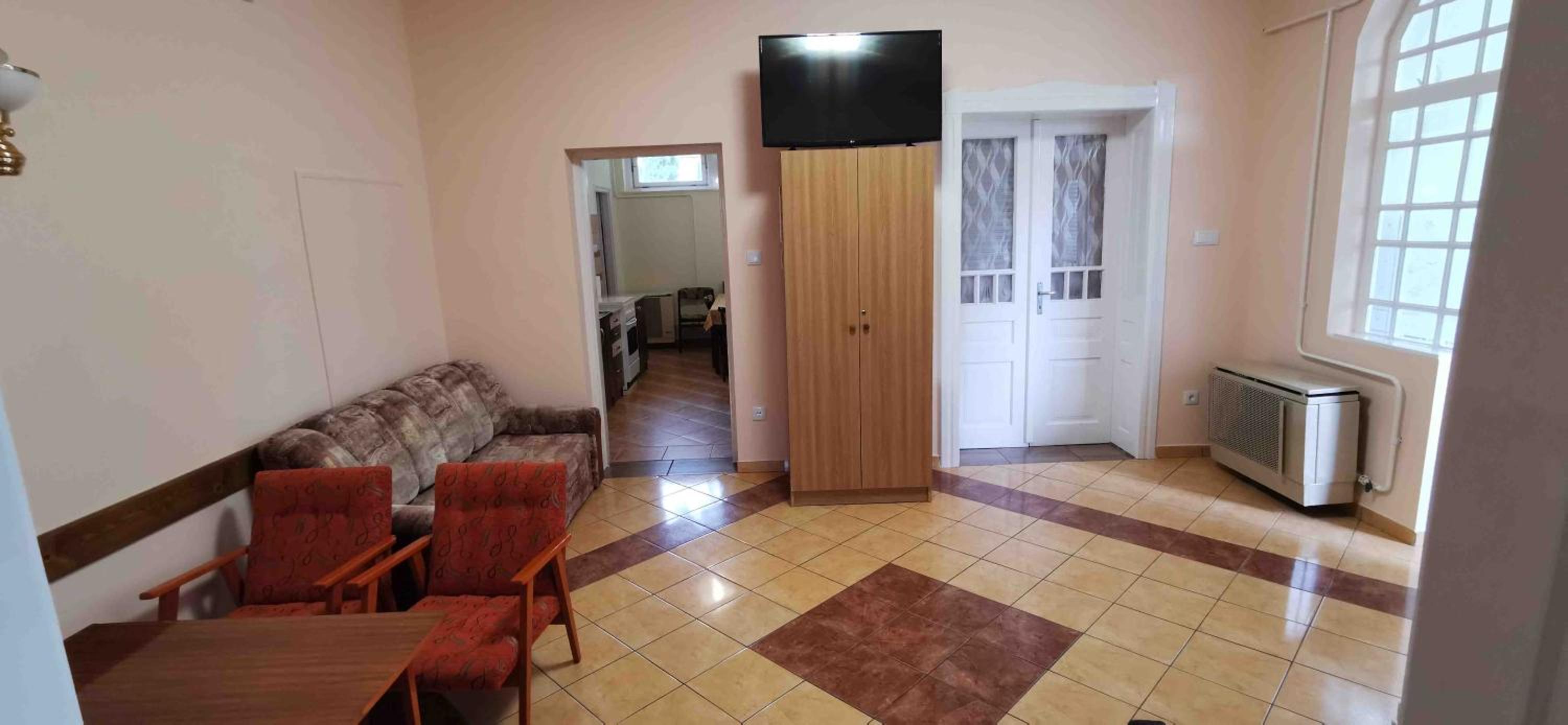 István Apartman