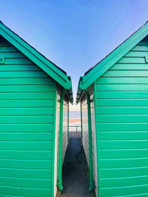 The Lodge Annex - immaculate coastal property