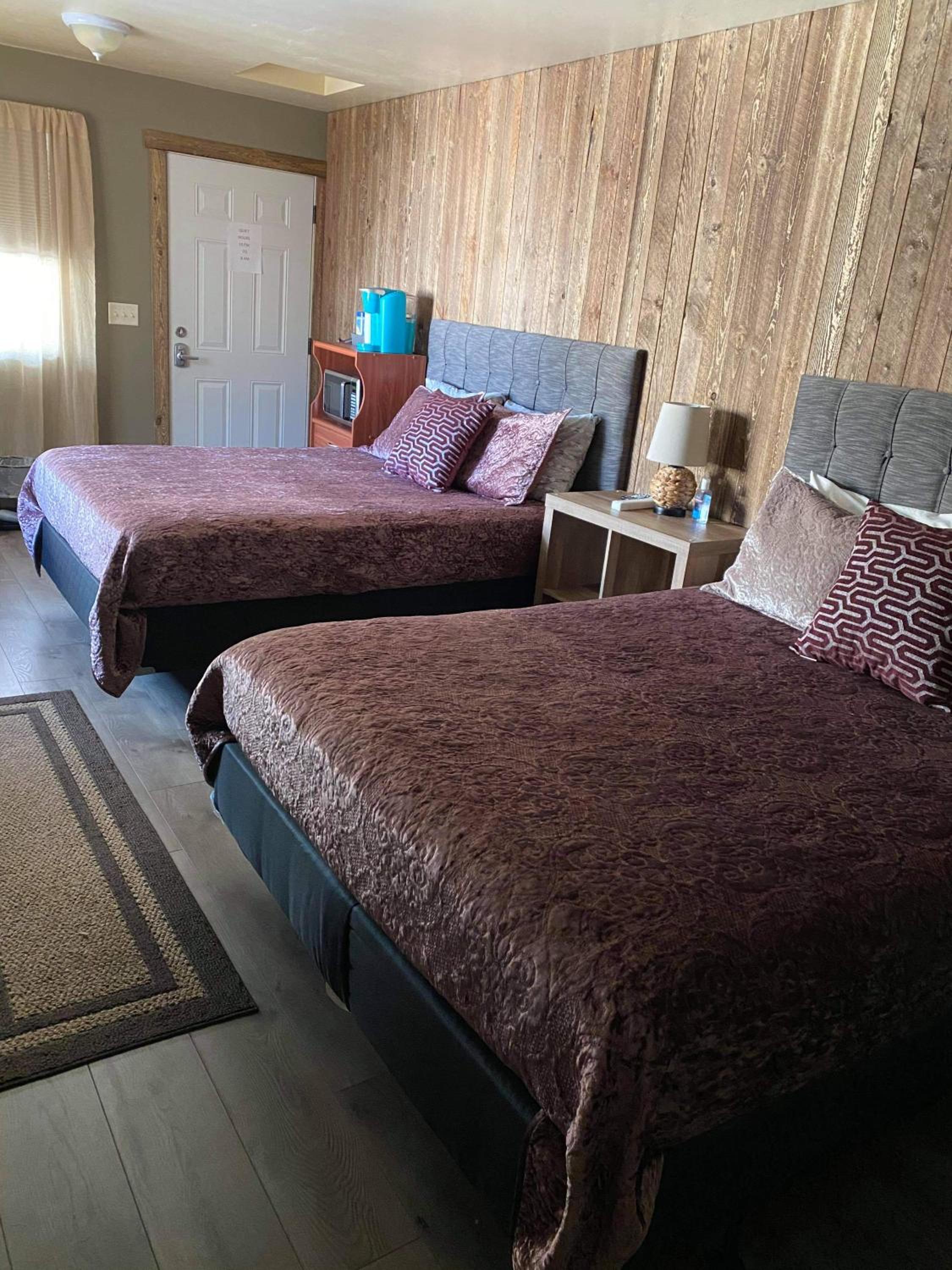 ParkWay Yellowstone Guest House Room #1 view 2