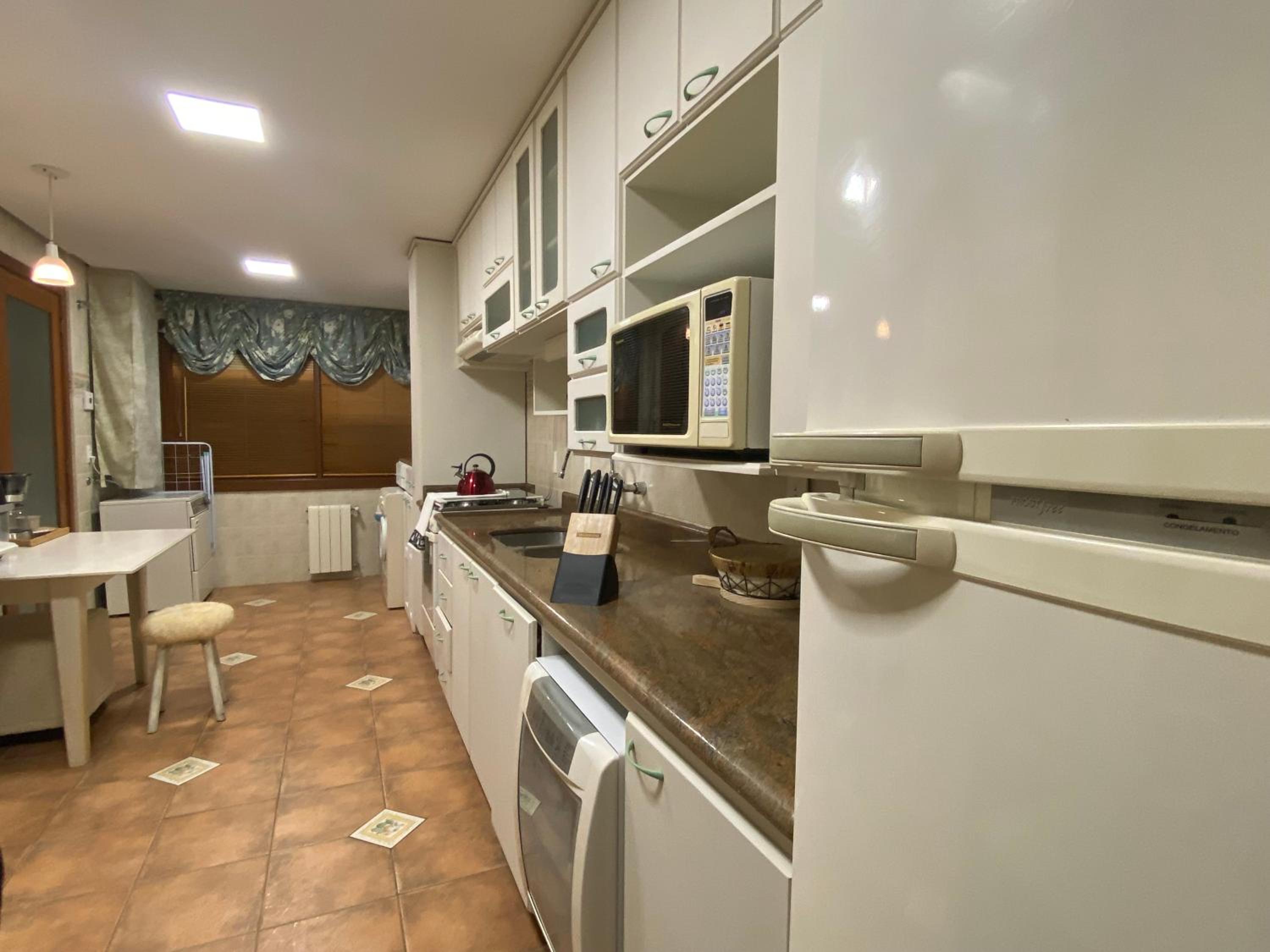 LUXUOSO APT ALMERIS PECCIN no Centro de GRAMADO