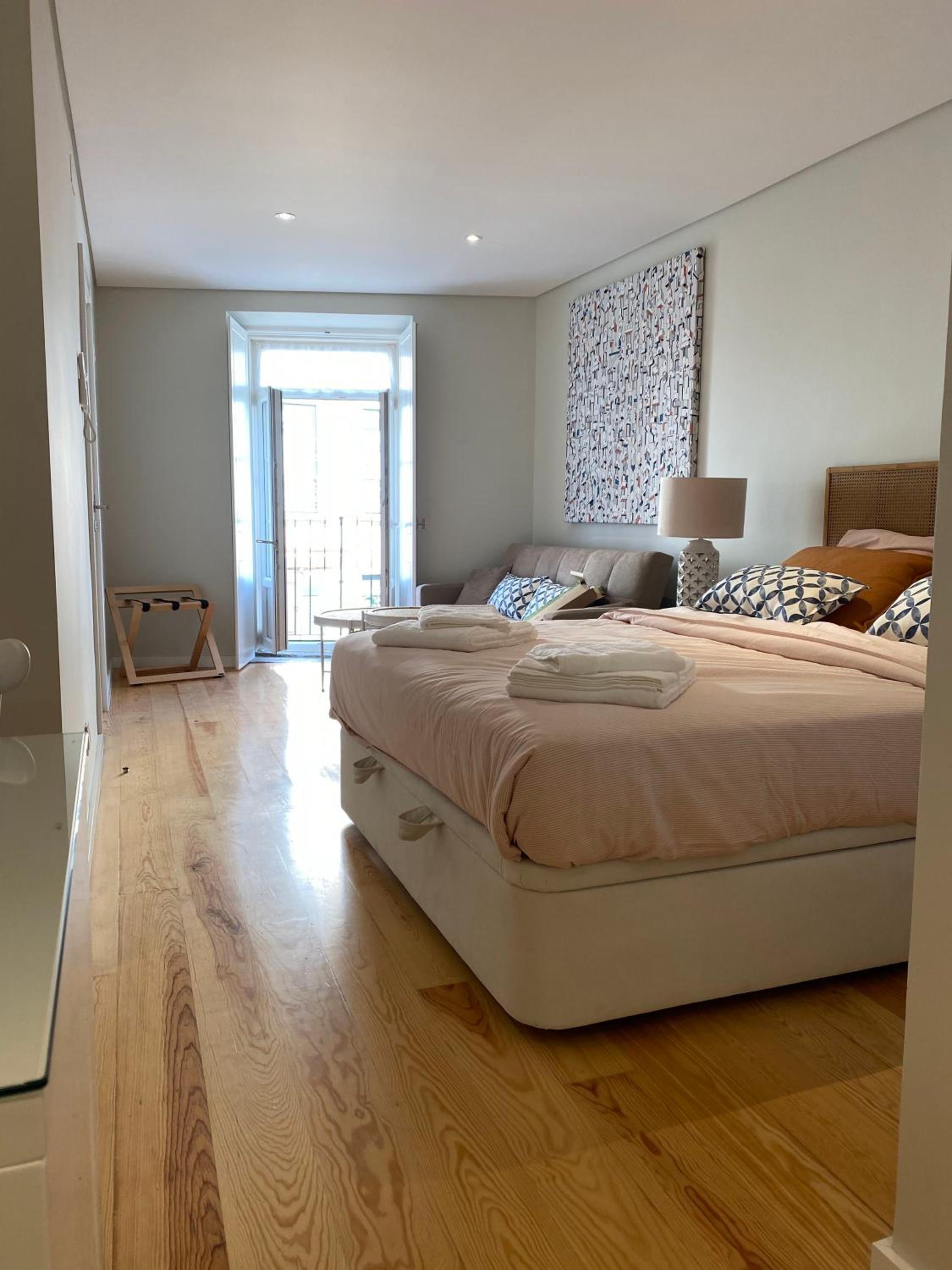 Discover Lisbons History - Stylish apartment in Alfama view 4