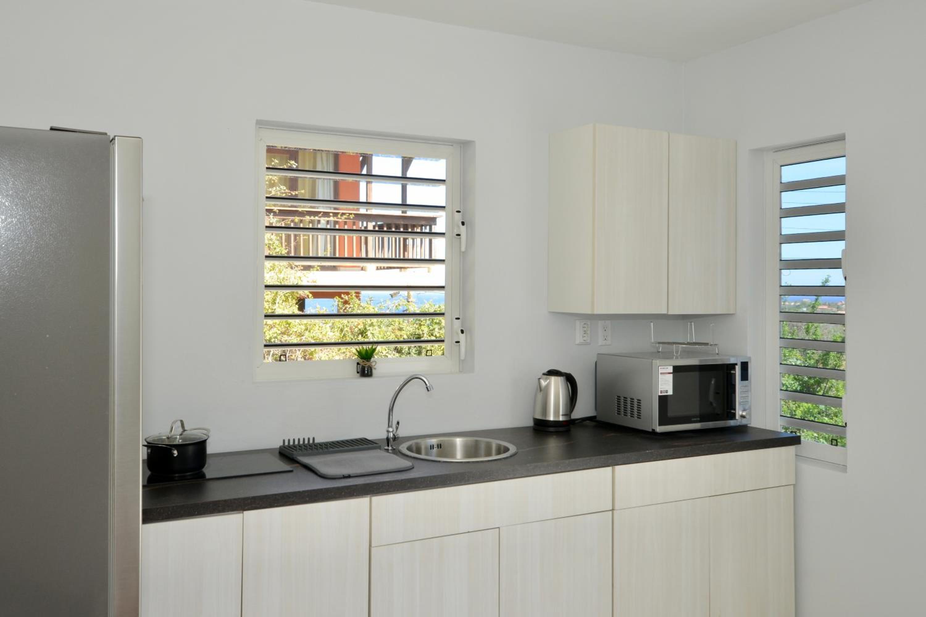 Westpunt Villa - Santirome 2BR House Near Turtle Beach