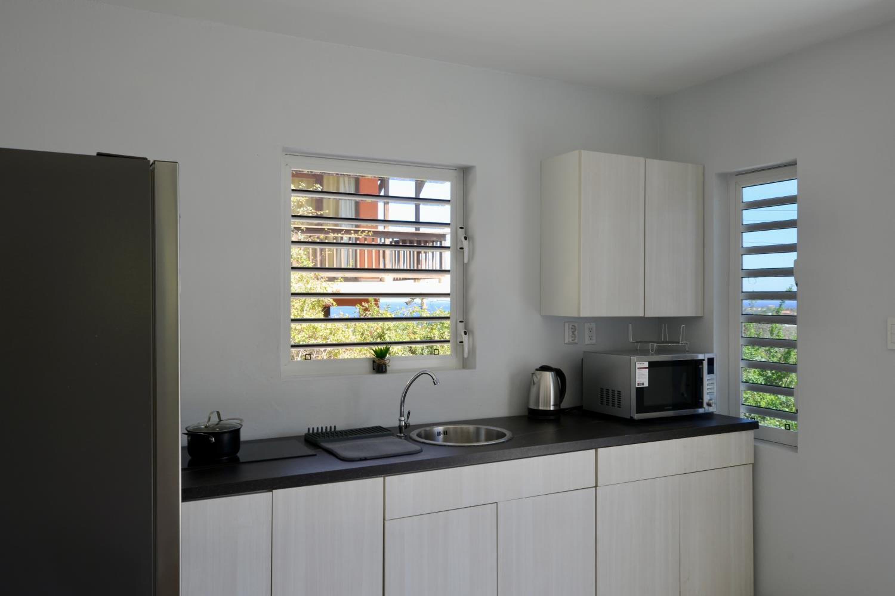 Westpunt Villa - Santirome 2BR House Near Turtle Beach