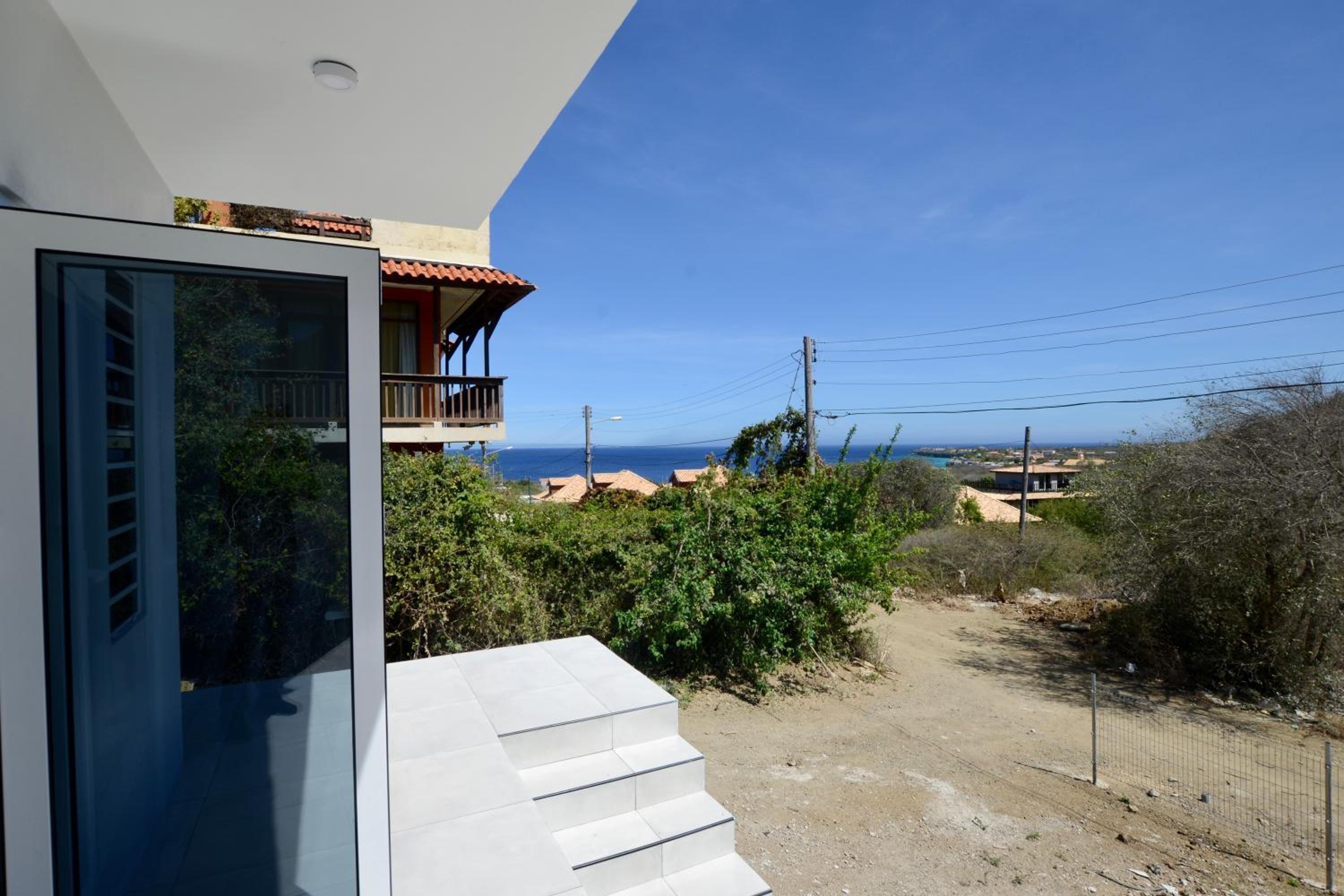 Westpunt Villa - Santirome 2BR House Near Turtle Beach