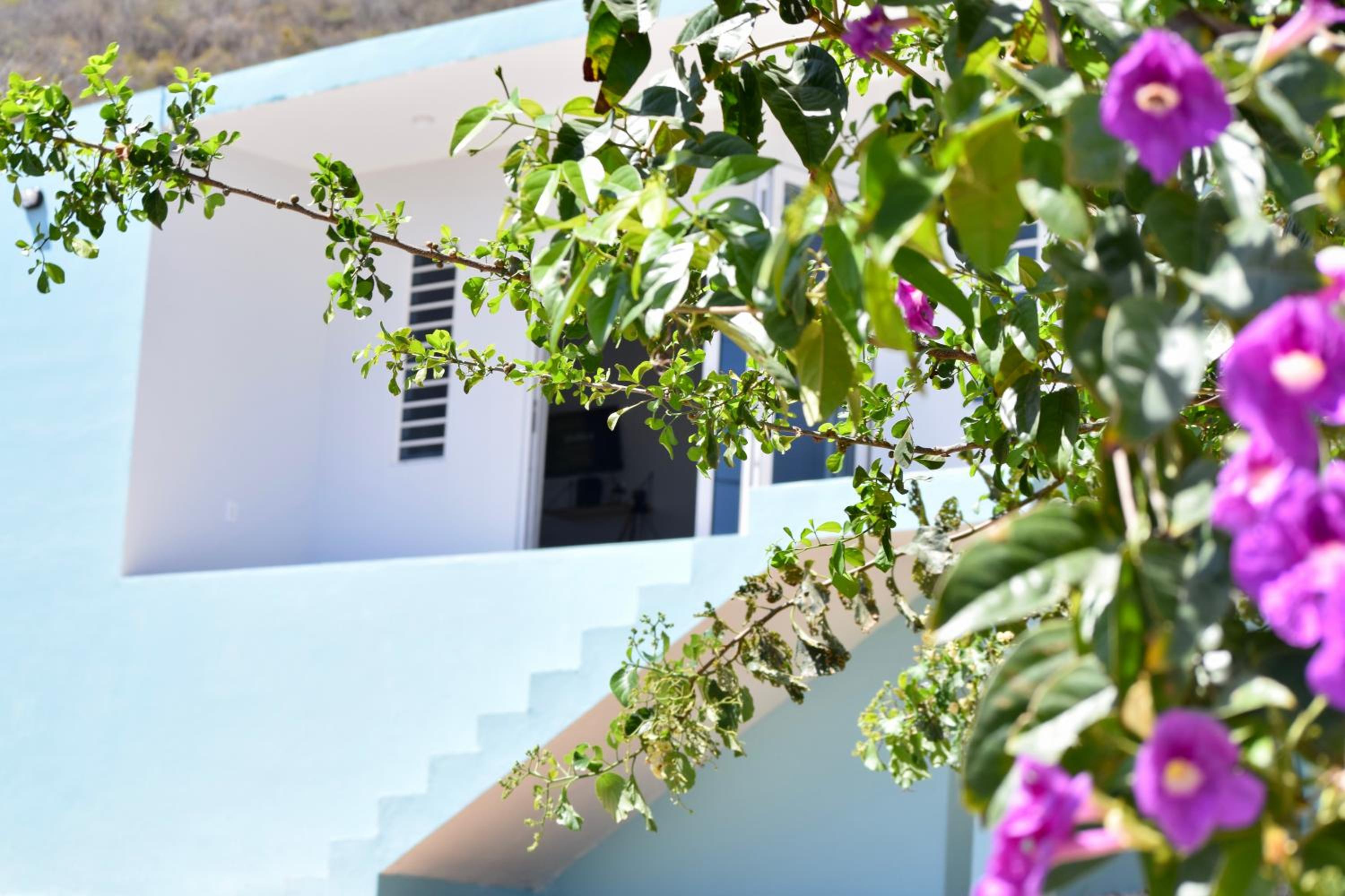 Westpunt Villa - Santirome 2BR House Near Turtle Beach