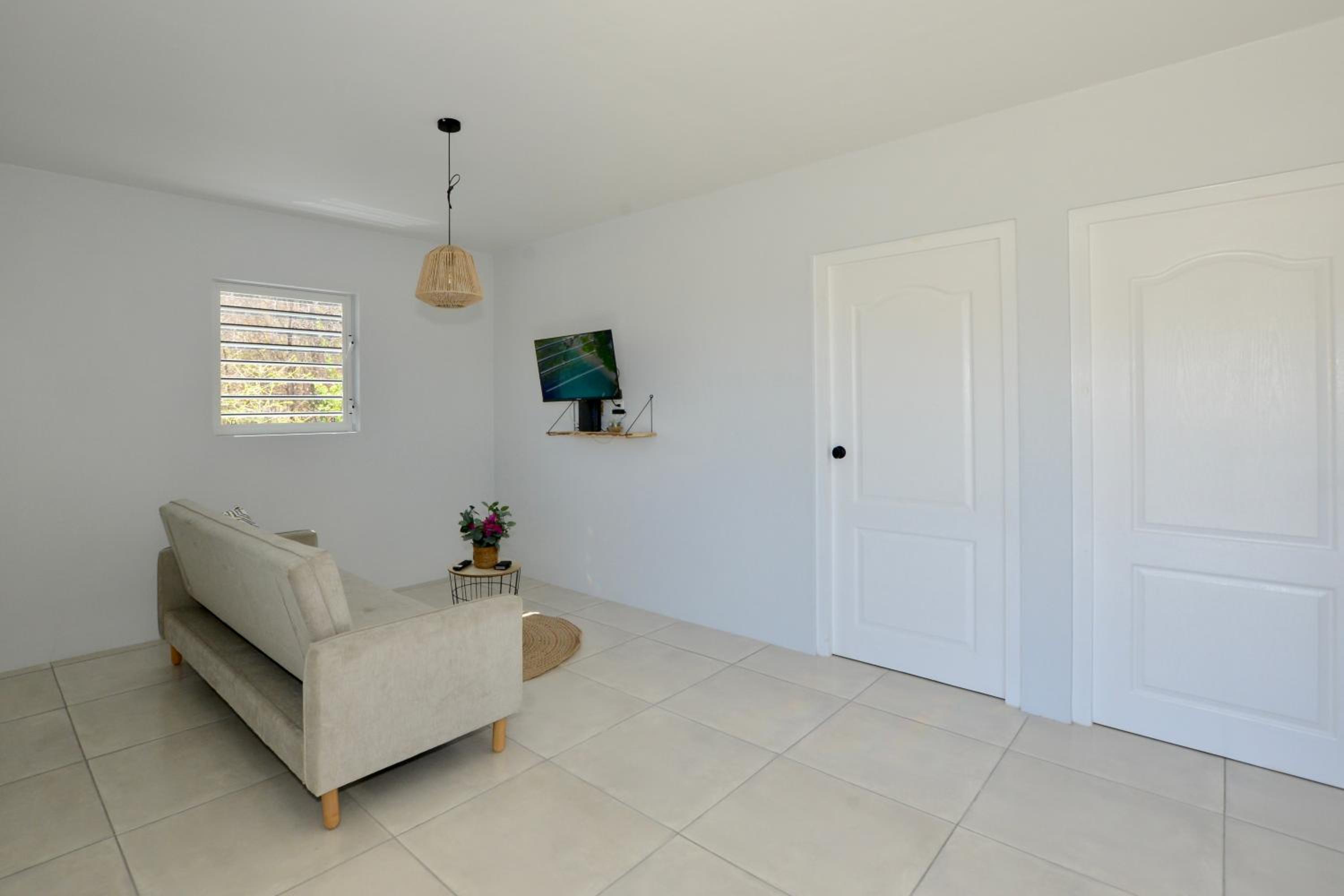 Westpunt Villa - Santirome 2BR House Near Turtle Beach