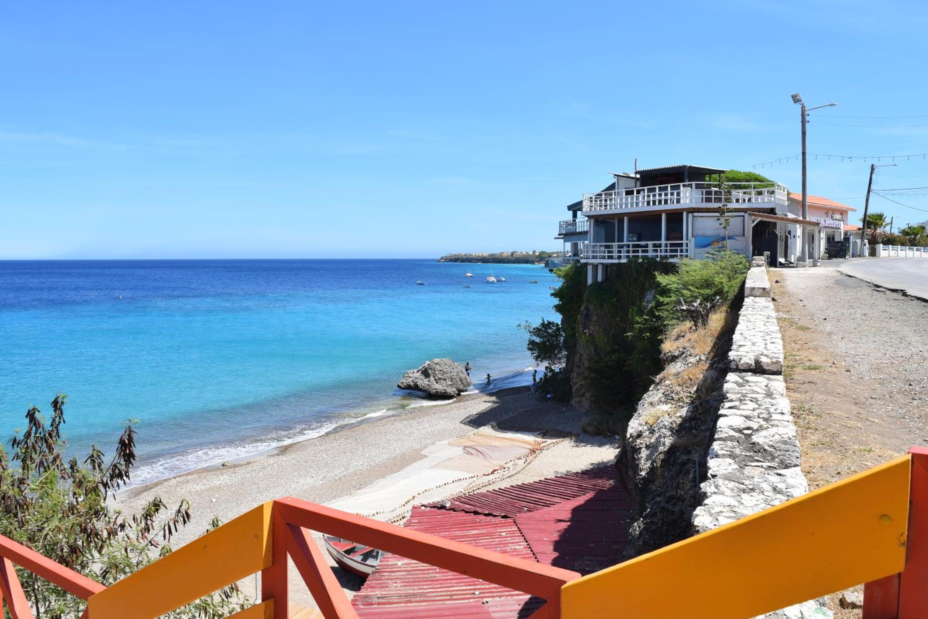 Westpunt Villa - Santirome 2BR House Near Turtle Beach