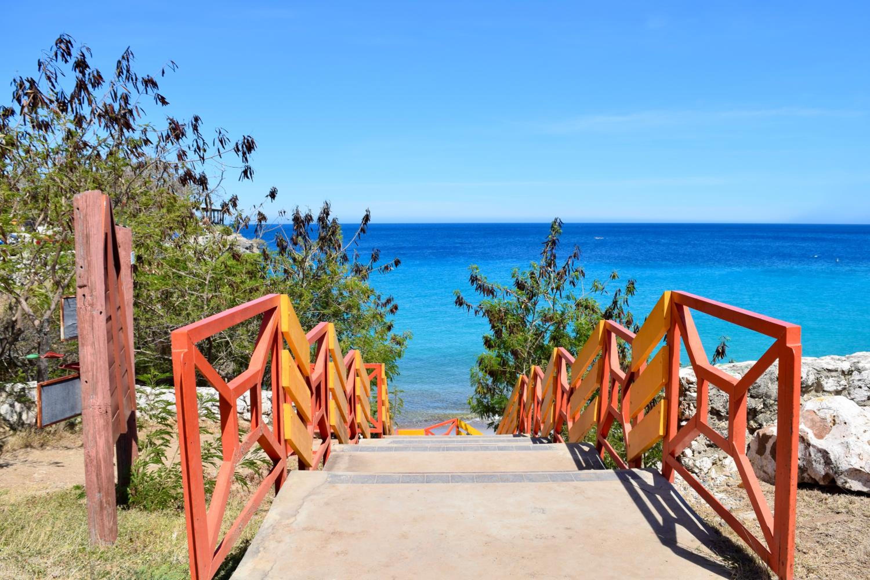 Westpunt Villa - Santirome 2BR House Near Turtle Beach