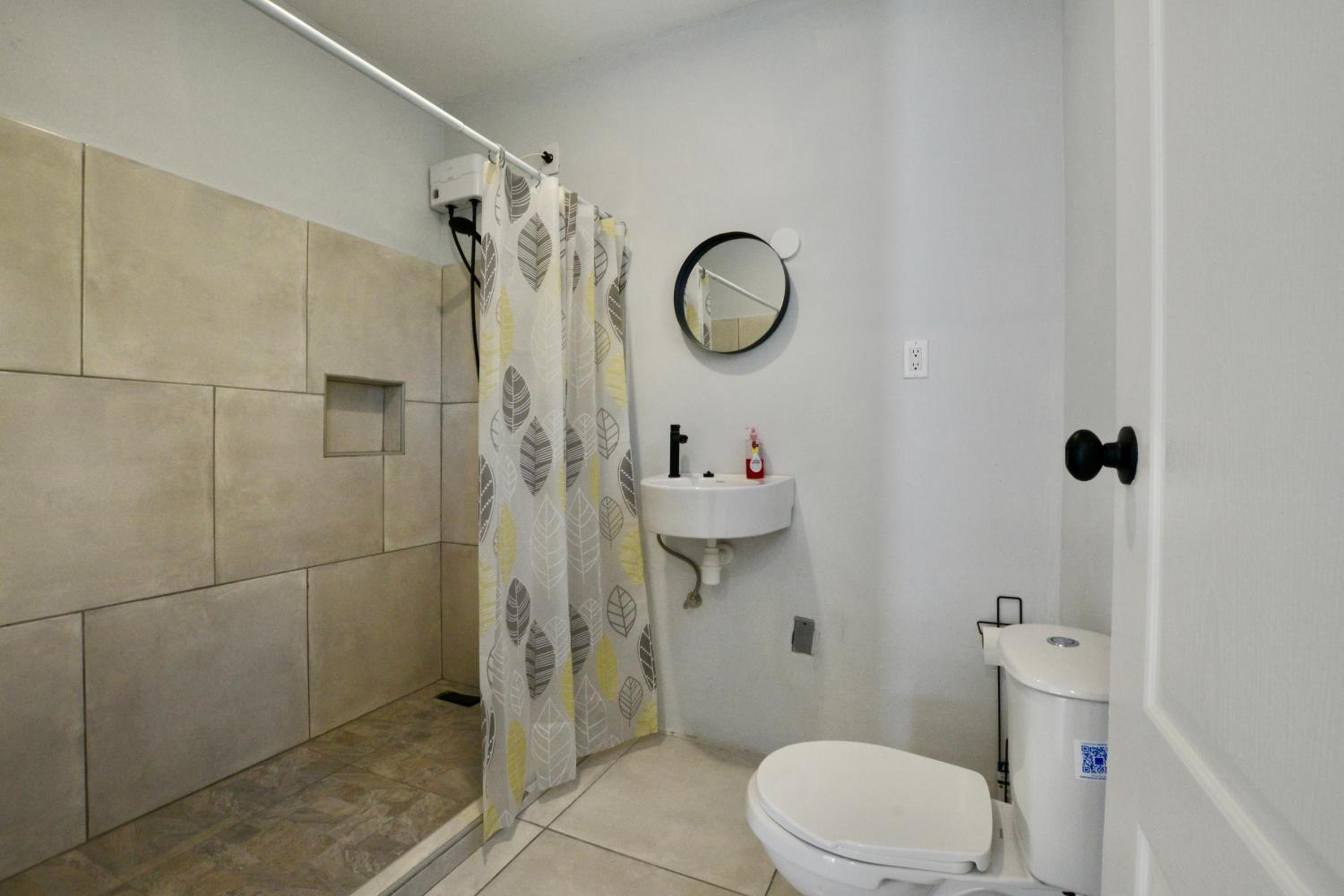 Westpunt Villa - Santirome 2BR House Near Turtle Beach