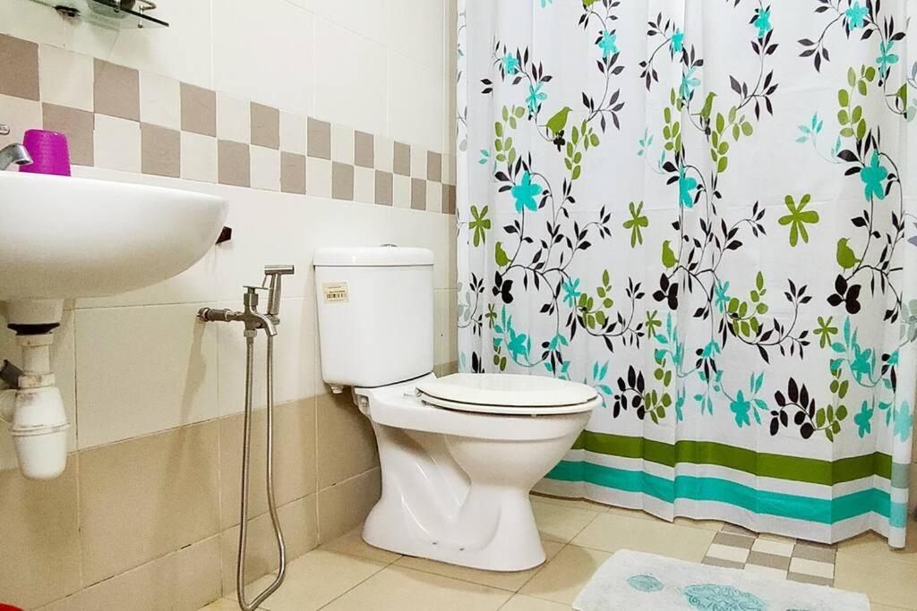 Apartment in central JB with sea view, city view, balcony, free WiFi and free parking