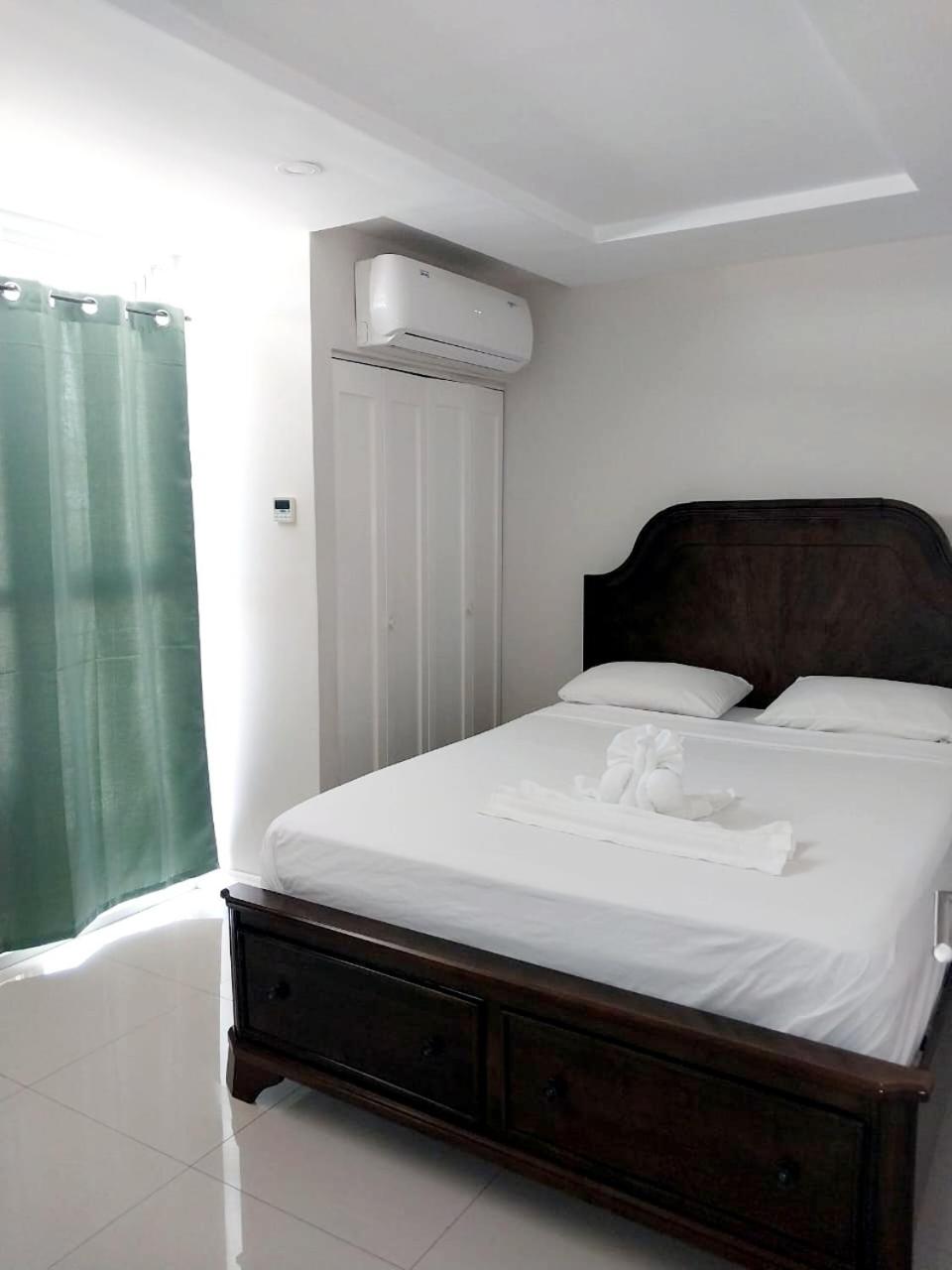 Impeccable 2-BR Apartment-Ornella Villa at Bayfront Villa view 3