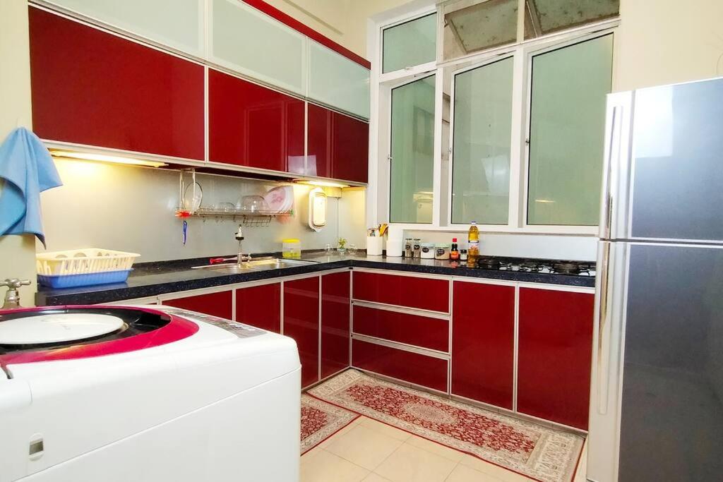 Apartment in central JB with sea view, city view, balcony, free WiFi and free parking