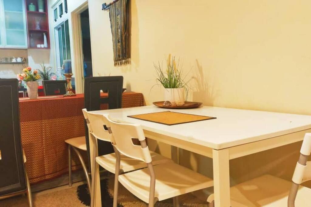 Apartment in central JB with sea view, city view, balcony, free WiFi and free parking