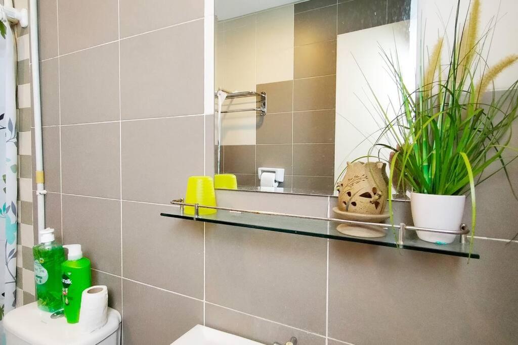 Apartment in central JB with sea view, city view, balcony, free WiFi and free parking