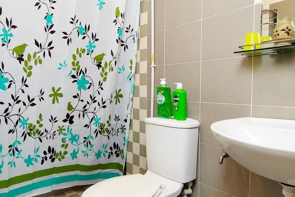 Apartment in central JB with sea view, city view, balcony, free WiFi and free parking