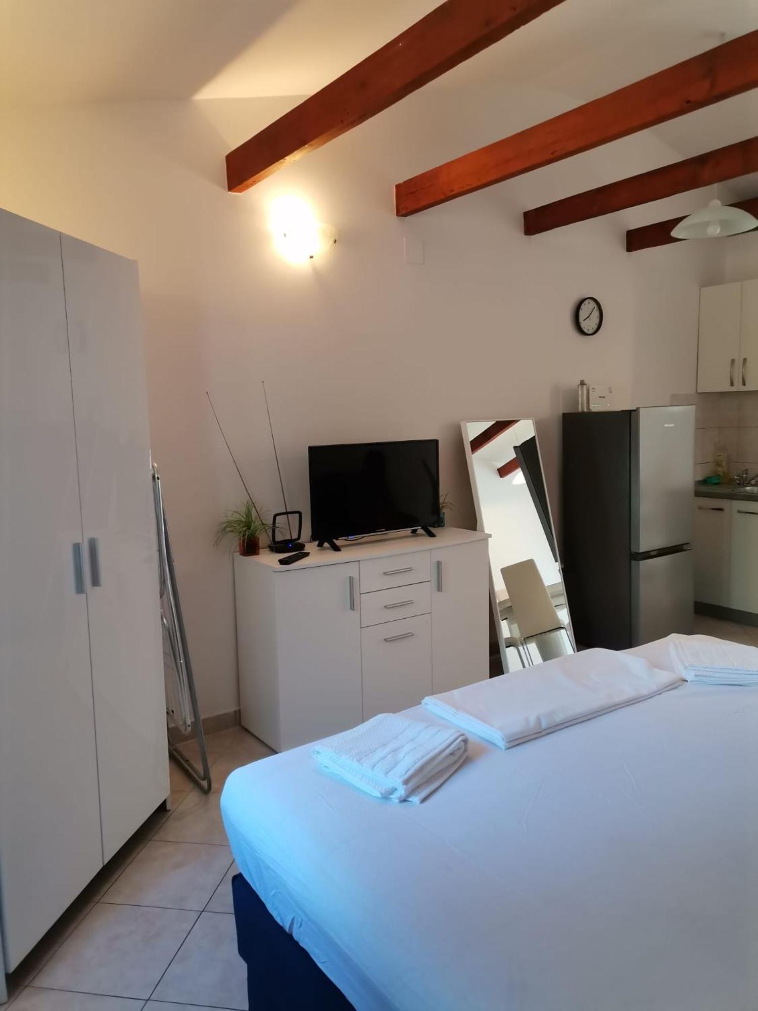 Dine Apartment
