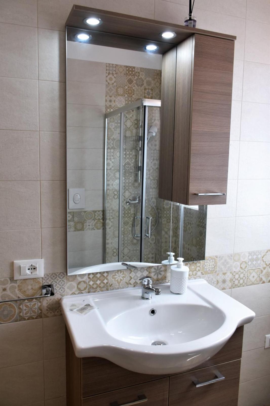 Alex Home photo 5
