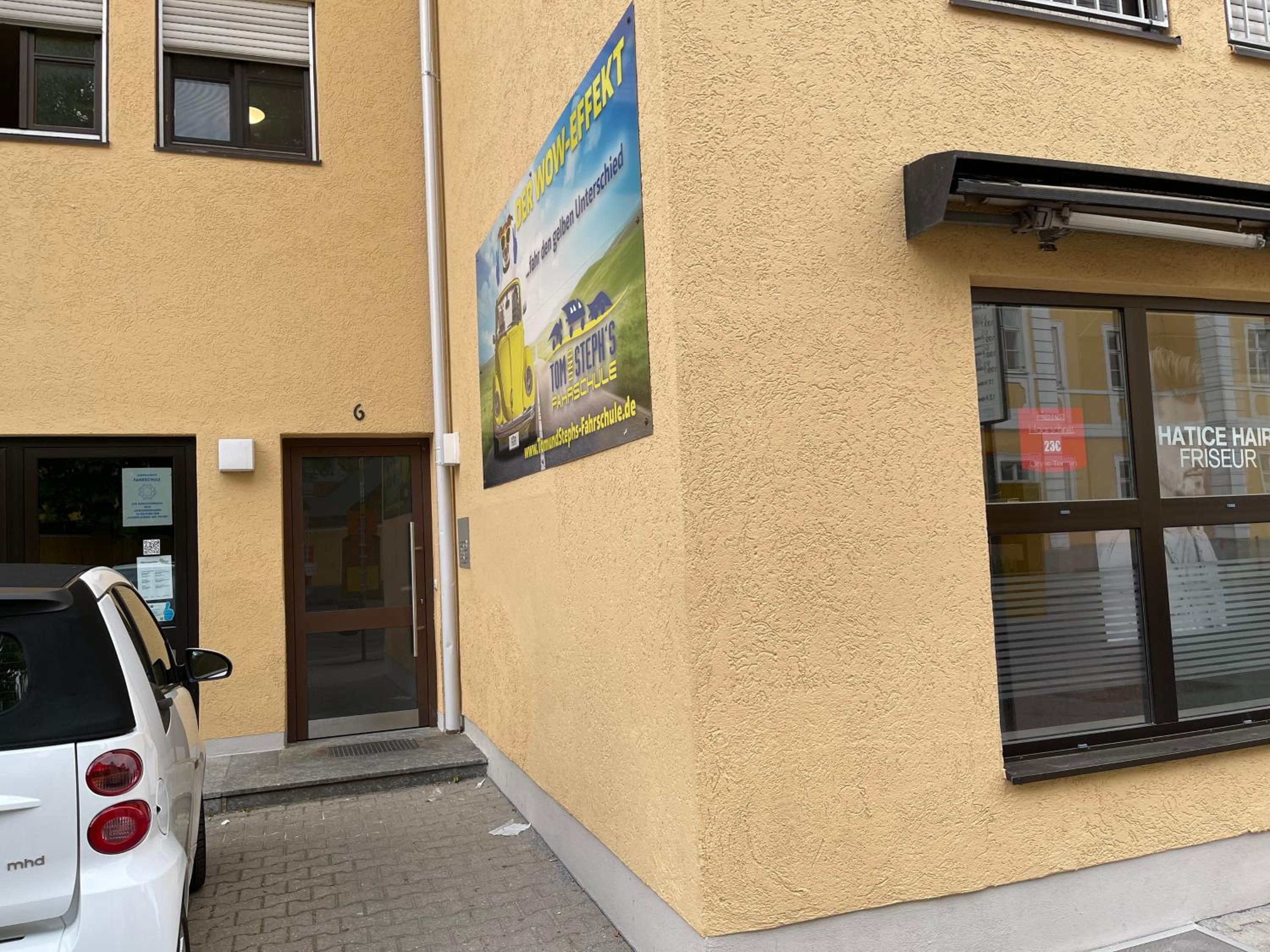 Helle Zwei-Zimmer-Stadt-Wohnung am Bismarkplatz mit Tiefgarage