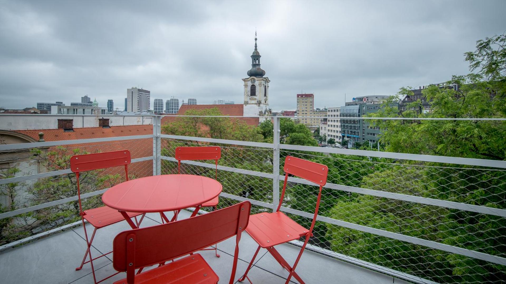Elegant Terrace Suite - Heart of Old Town view 2