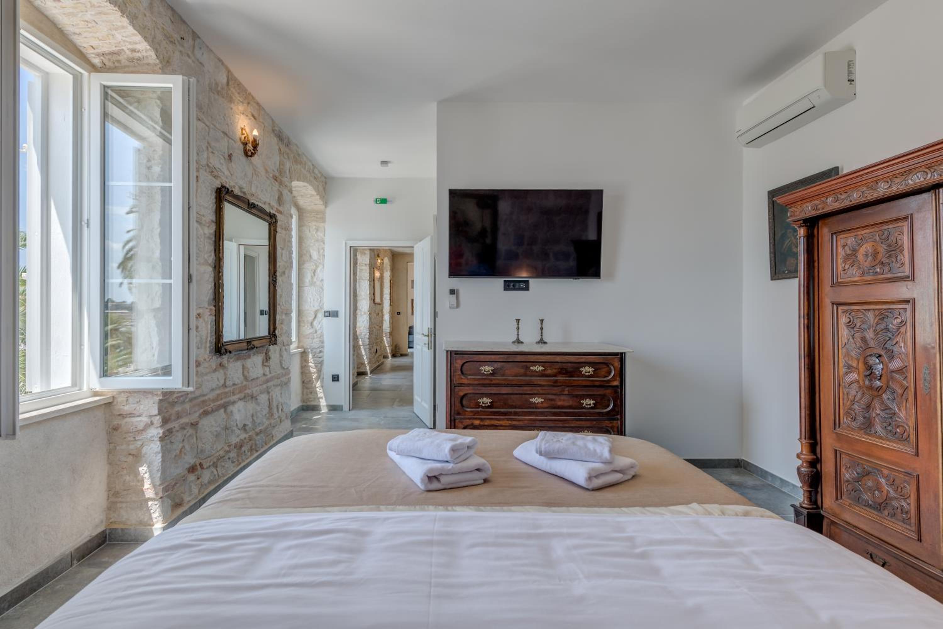 Grand Promenade Suite - Tale Of The Sea photo 2