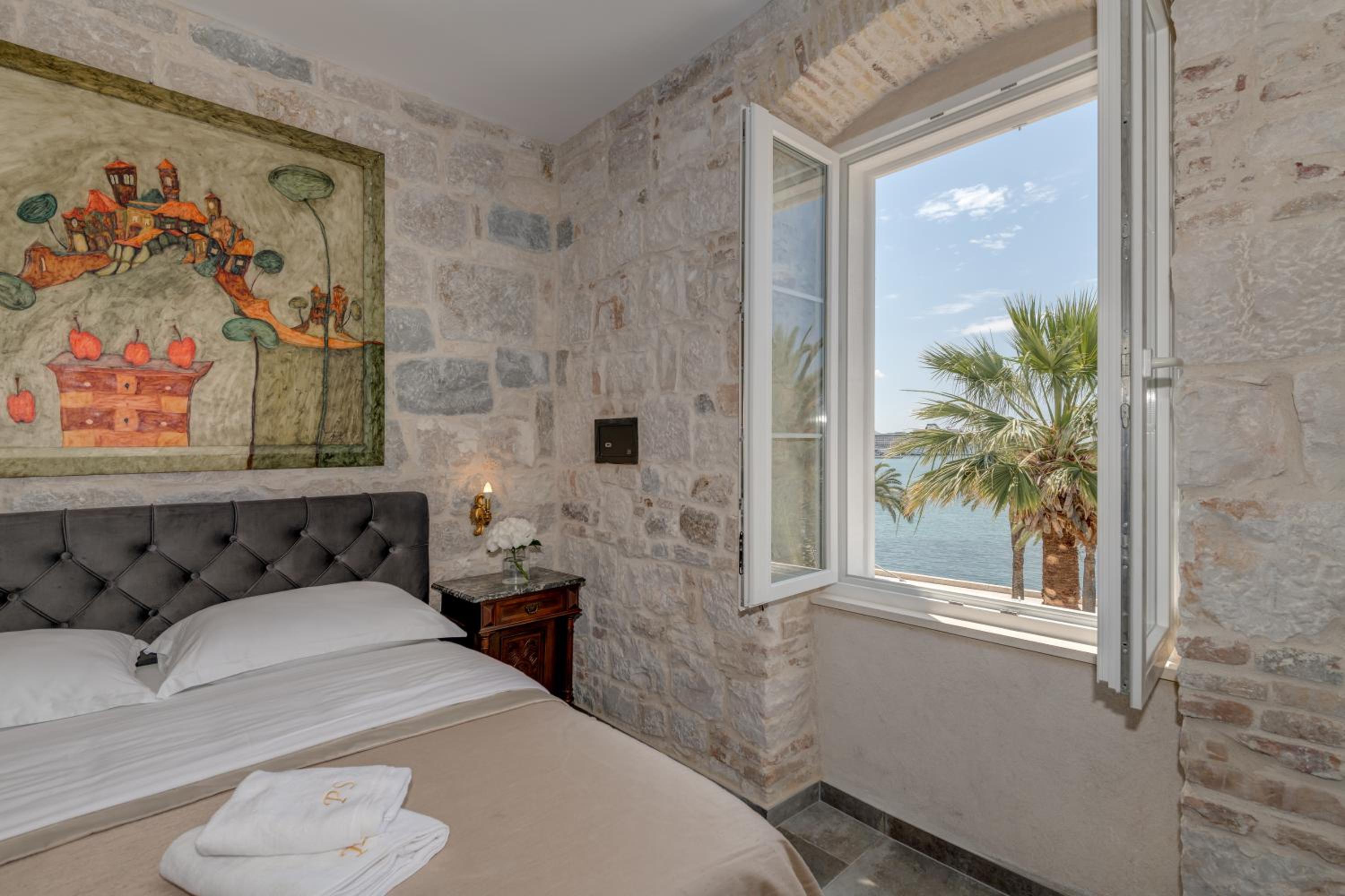 Grand Promenade Suite - Tale Of The Sea photo 3